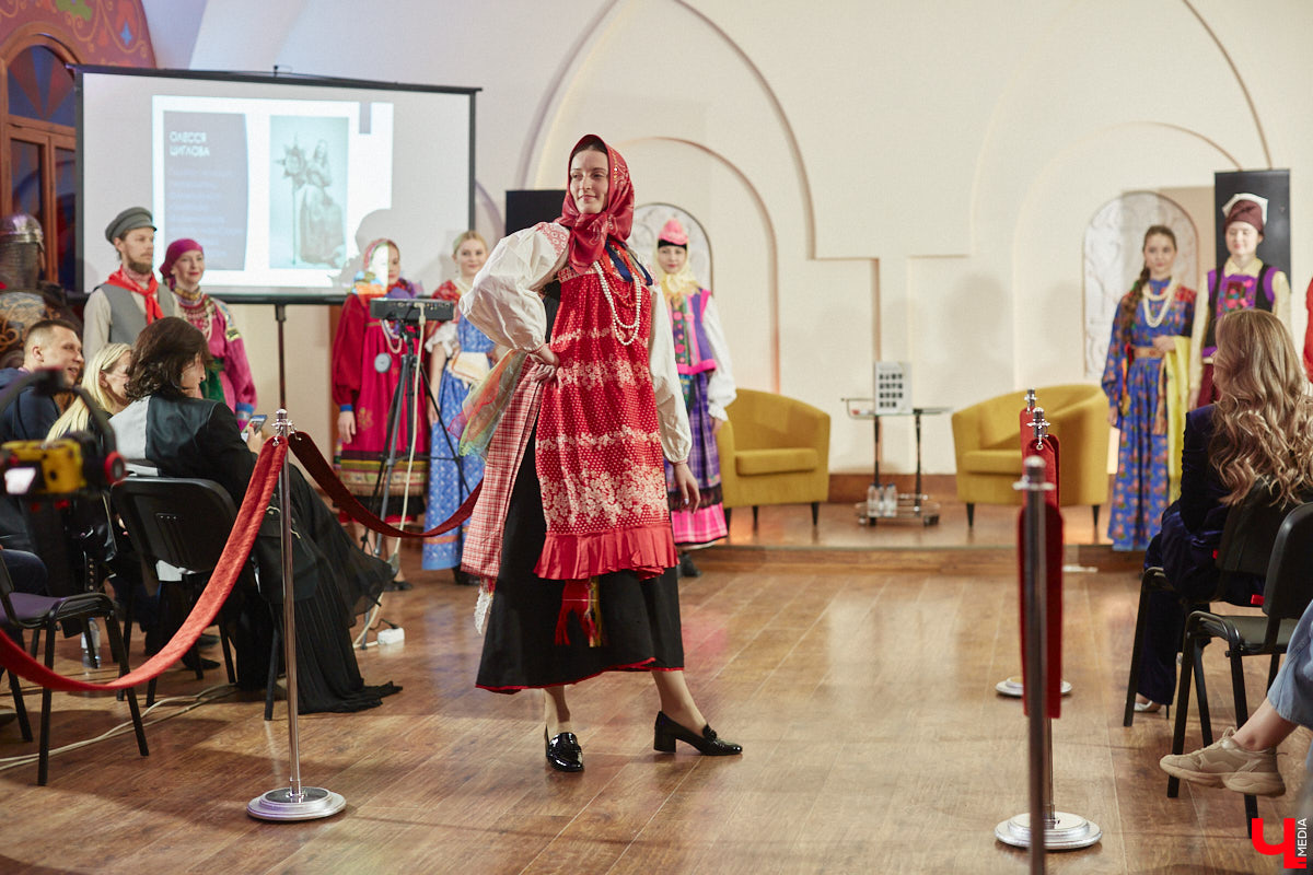 Свет увидела книга «Женские истории Золотого кольца», героинями которой стали успешные леди из Владимирской области. Чей же путь попал на страницы издания и кто вдохновляет жительниц 33-го региона, выяснил «Ключ-Медиа» на творческой встрече с писательницей Юлией Деминой.