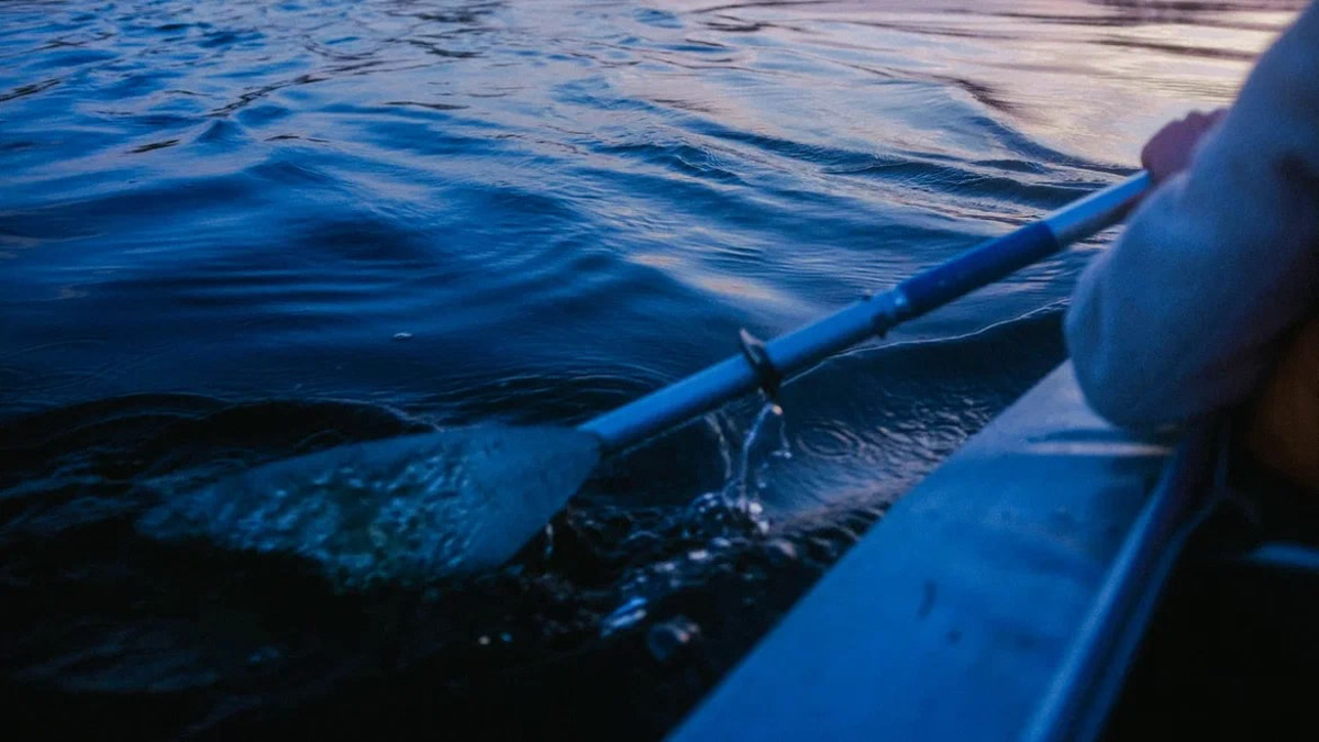 Хотите организовать себе на майские праздники необычное приключение? Что ж, осталось просто взять в руки весла, сесть в байдарку или катамаран и оказаться прямо в центре событий! Все условия для этого предоставляет клуб путешествий «Параллель 56». С его гидами-инструкторами покорить водную стихию сможет каждый.