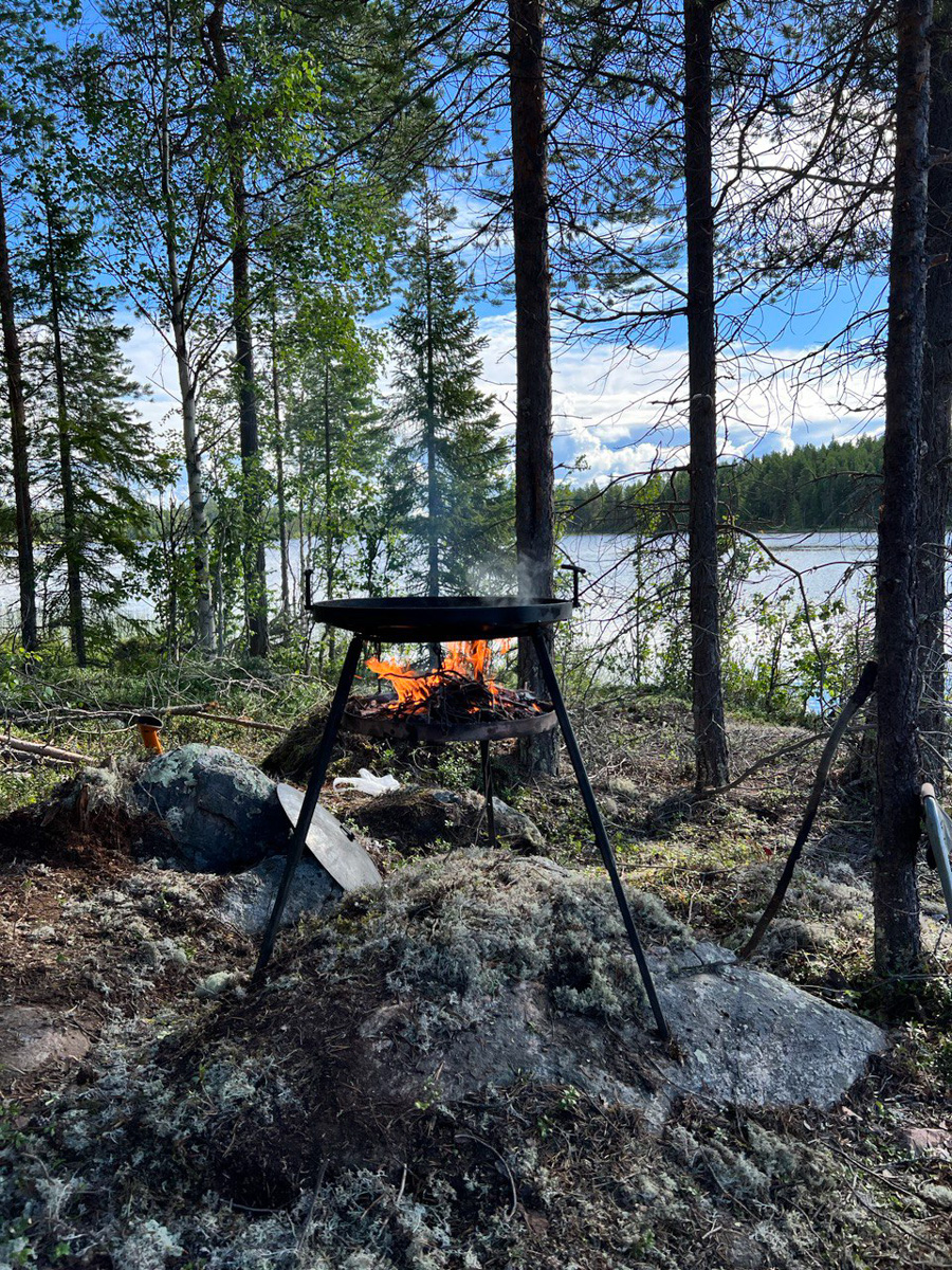 Хотите организовать себе на майские праздники необычное приключение? Что ж, осталось просто взять в руки весла, сесть в байдарку или катамаран и оказаться прямо в центре событий! Все условия для этого предоставляет клуб путешествий «Параллель 56». С его гидами-инструкторами покорить водную стихию сможет каждый.