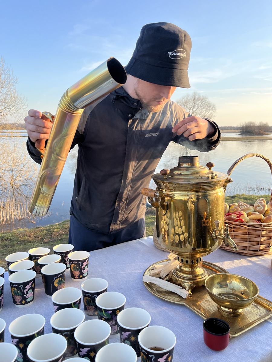 Хотите организовать себе на майские праздники необычное приключение? Что ж, осталось просто взять в руки весла, сесть в байдарку или катамаран и оказаться прямо в центре событий! Все условия для этого предоставляет клуб путешествий «Параллель 56». С его гидами-инструкторами покорить водную стихию сможет каждый.