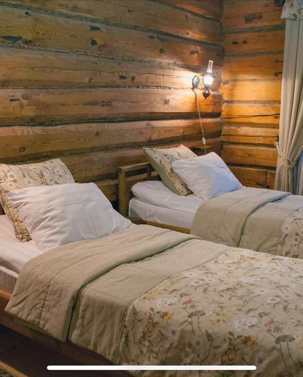 Хотите организовать себе на майские праздники необычное приключение? Что ж, осталось просто взять в руки весла, сесть в байдарку или катамаран и оказаться прямо в центре событий! Все условия для этого предоставляет клуб путешествий «Параллель 56». С его гидами-инструкторами покорить водную стихию сможет каждый.