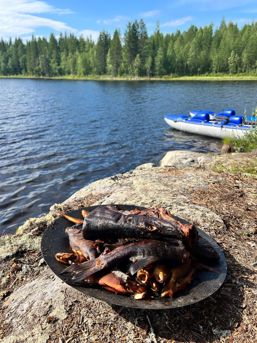 Хотите организовать себе на майские праздники необычное приключение? Что ж, осталось просто взять в руки весла, сесть в байдарку или катамаран и оказаться прямо в центре событий! Все условия для этого предоставляет клуб путешествий «Параллель 56». С его гидами-инструкторами покорить водную стихию сможет каждый.