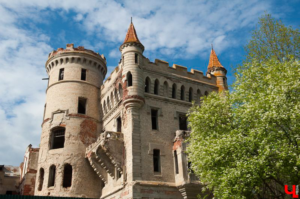 Хотите организовать себе на майские праздники необычное приключение? Что ж, осталось просто взять в руки весла, сесть в байдарку или катамаран и оказаться прямо в центре событий! Все условия для этого предоставляет клуб путешествий «Параллель 56». С его гидами-инструкторами покорить водную стихию сможет каждый.