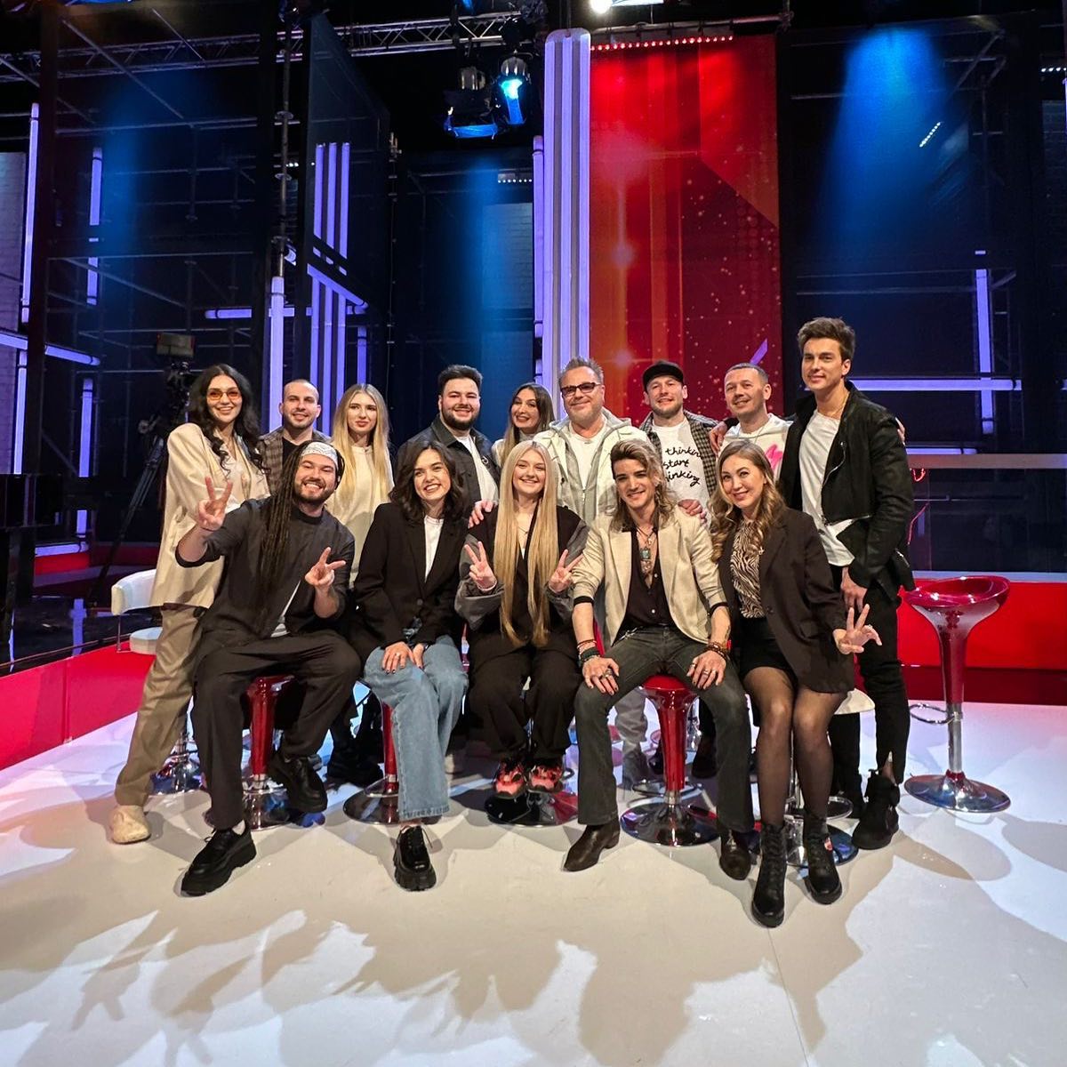 Юная певица из Коврова Маша Мэй продолжит свое участие в шоу «Голос». А все потому, что ее талант по достоинству оценил звездный наставник команды Владимир Пресняков.