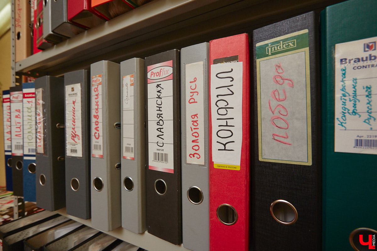 Обертка для них слаще содержимого, а погоня за этикетками — неотъемлемая часть жизни. Сакулумисты — собиратели фантиков от шоколада или конфет — есть и во Владимире. Олеся Дрозд обладает одной из крупнейших коллекций в стране, и «Ключ-Медиа» с любопытством сладкоежки заглянул в удивительный архив, где собрано более 15 тысяч экземпляров из 73 стран мира!