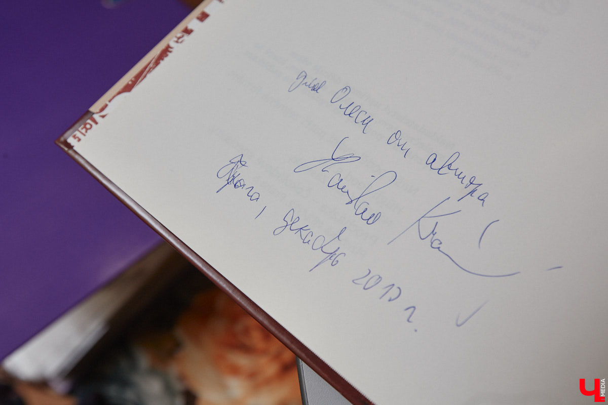 Обертка для них слаще содержимого, а погоня за этикетками — неотъемлемая часть жизни. Сакулумисты — собиратели фантиков от шоколада или конфет — есть и во Владимире. Олеся Дрозд обладает одной из крупнейших коллекций в стране, и «Ключ-Медиа» с любопытством сладкоежки заглянул в удивительный архив, где собрано более 15 тысяч экземпляров из 73 стран мира!