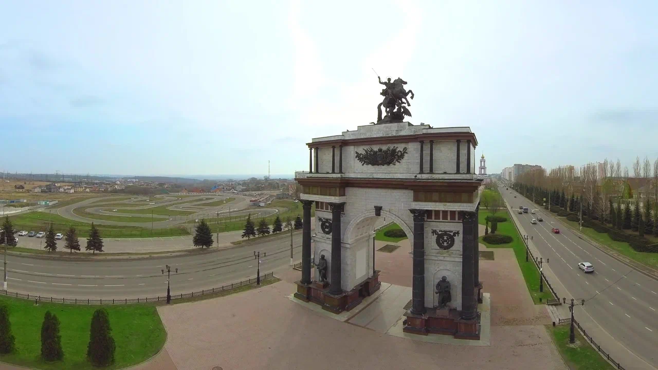 Так хочется везде побывать! Но где найти на это столько ресурсов? Решается проблема включением VR-шлема. То, что раньше казалось чудом, сейчас доступная каждому реальность. Виртуальный полет не во сне, а наяву опробовал на себе корреспондент «Ключ-Медиа».