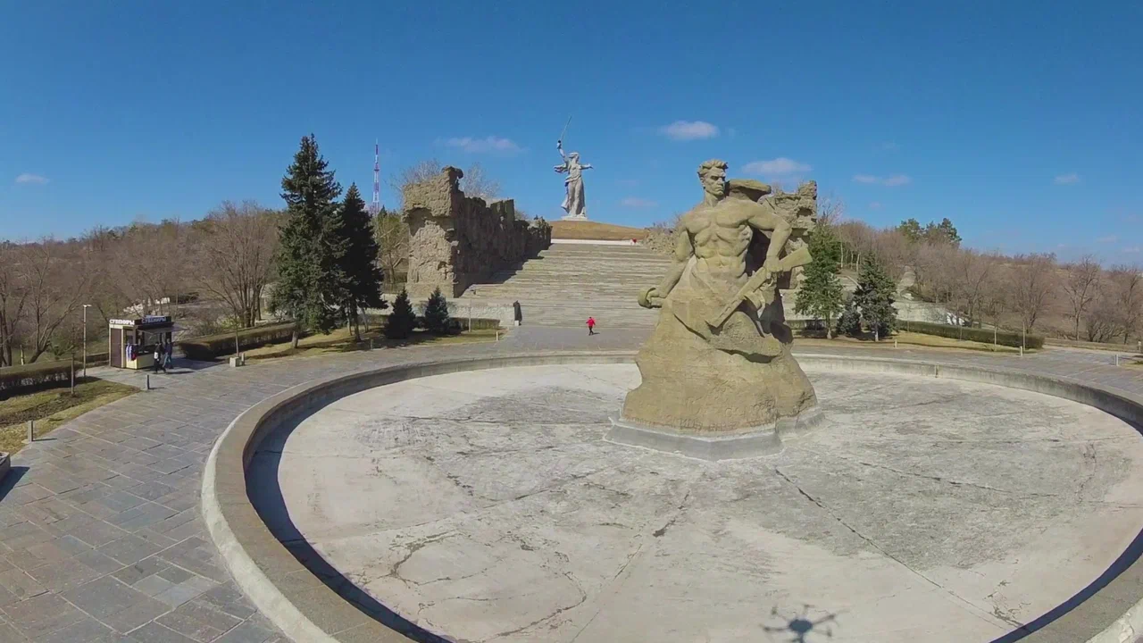 Так хочется везде побывать! Но где найти на это столько ресурсов? Решается проблема включением VR-шлема. То, что раньше казалось чудом, сейчас доступная каждому реальность. Виртуальный полет не во сне, а наяву опробовал на себе корреспондент «Ключ-Медиа».