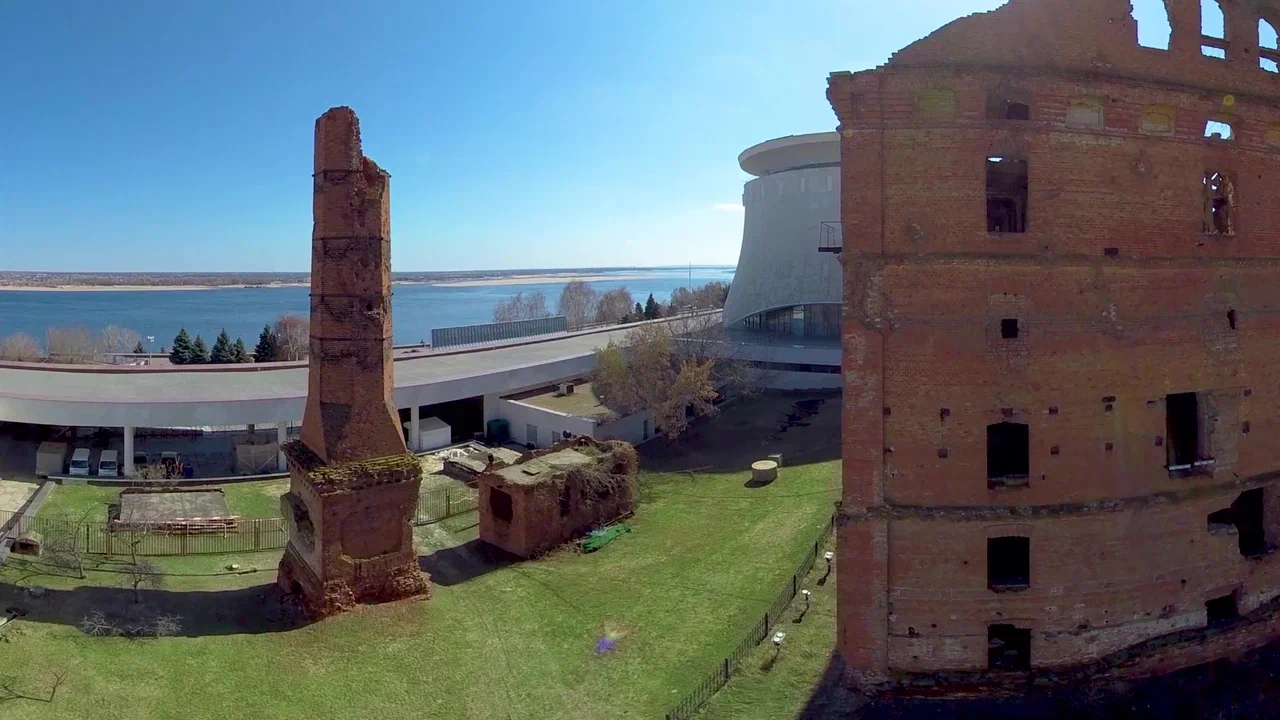 Так хочется везде побывать! Но где найти на это столько ресурсов? Решается проблема включением VR-шлема. То, что раньше казалось чудом, сейчас доступная каждому реальность. Виртуальный полет не во сне, а наяву опробовал на себе корреспондент «Ключ-Медиа».