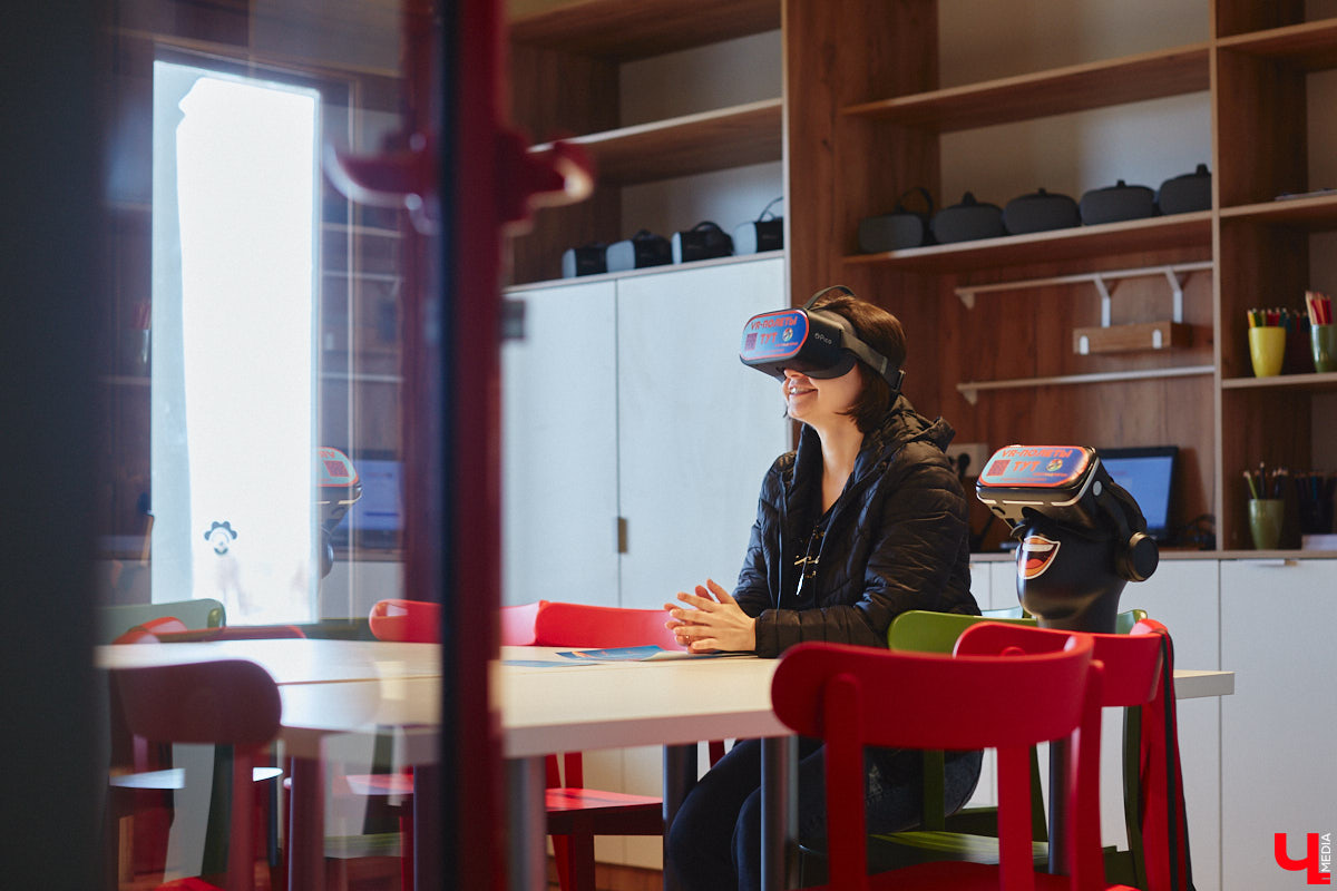 Так хочется везде побывать! Но где найти на это столько ресурсов? Решается проблема включением VR-шлема. То, что раньше казалось чудом, сейчас доступная каждому реальность. Виртуальный полет не во сне, а наяву опробовал на себе корреспондент «Ключ-Медиа».