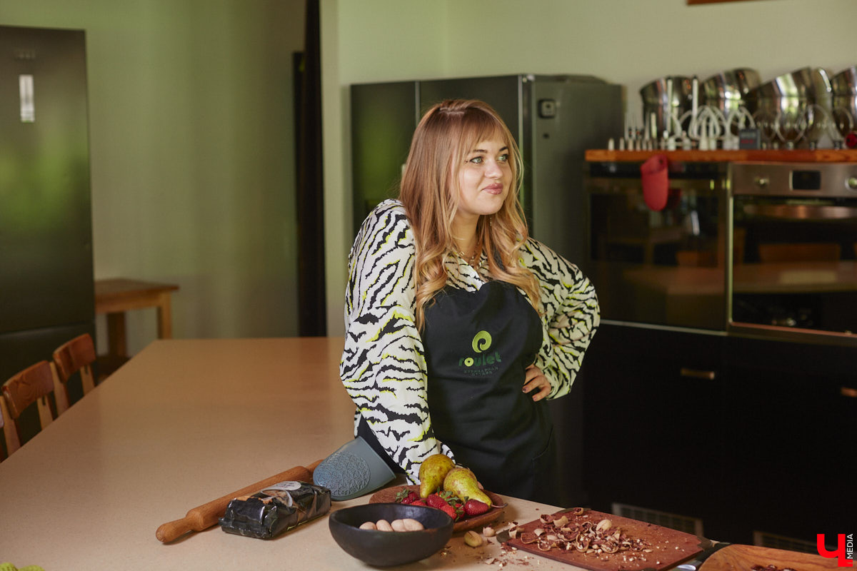 Концертный директор «ЦЕХа» приготовила любимые бутерброды певицы Мари Краймбрери, напоминающие знаменитый французский пирог. Их рецепт Ирина Трошина выведала у звезды во время ее гастролей во Владимире.