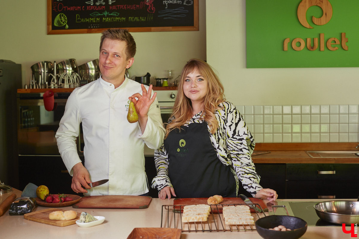 Концертный директор «ЦЕХа» приготовила любимые бутерброды певицы Мари Краймбрери, напоминающие знаменитый французский пирог. Их рецепт Ирина Трошина выведала у звезды во время ее гастролей во Владимире.