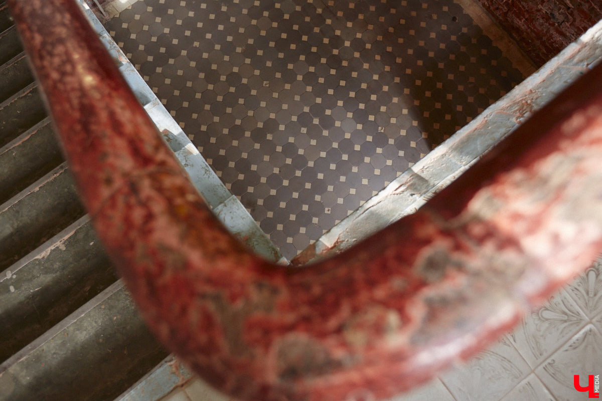 Владимирская ТЭЦ-1 была построена почти сто лет назад. Она освещала весь Владимир и питала его промышленные предприятия. После запуска в 1962 году ТЭЦ-2 старая электростанция потеряла свое значение, а ее здания выставили на продажу. Новый владелец решил превратить памятник ГОЭЛРО в креативное пространство «Турбина».