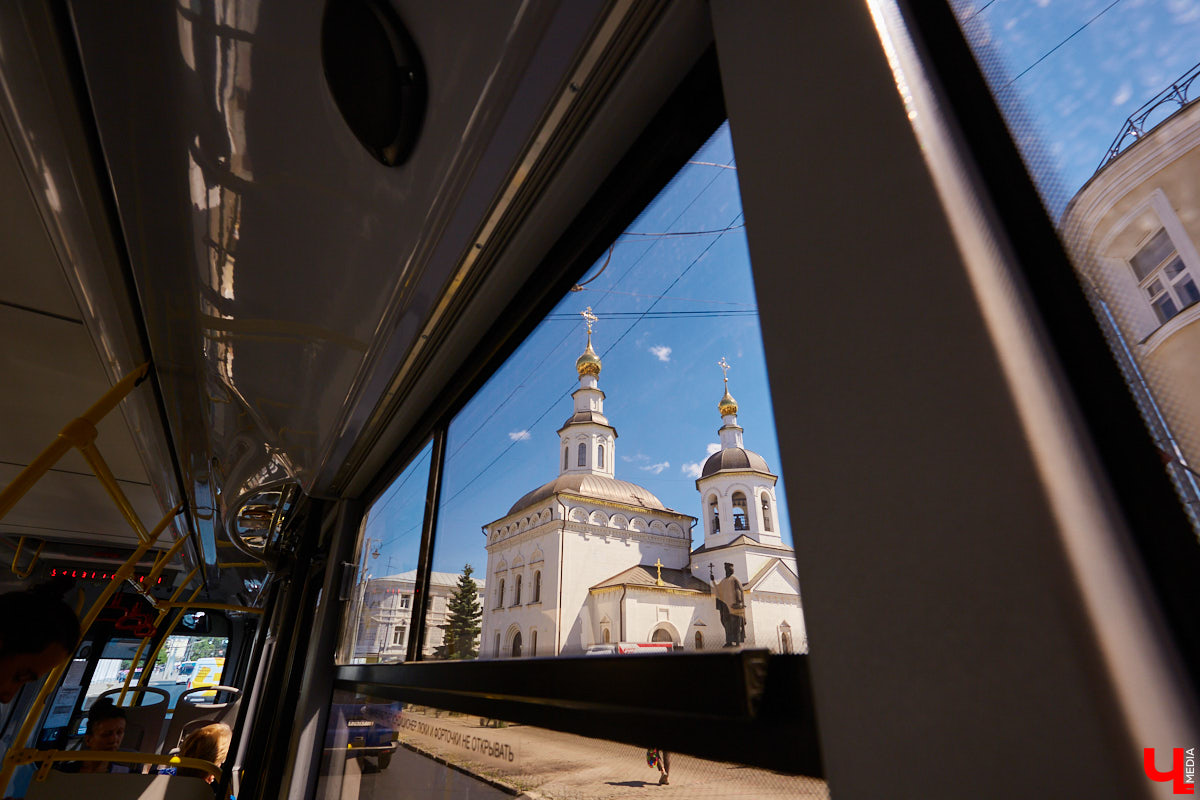 Во Владимире объявили конкурс для молодых дизайнеров по созданию концепции сайта, на котором будут опубликованы жалобы граждан на качество работы автобусов и троллейбусов. По мнению местных урбанистов, запустивших проект, это должно помочь в организации будущей транспортной реформы в городе.