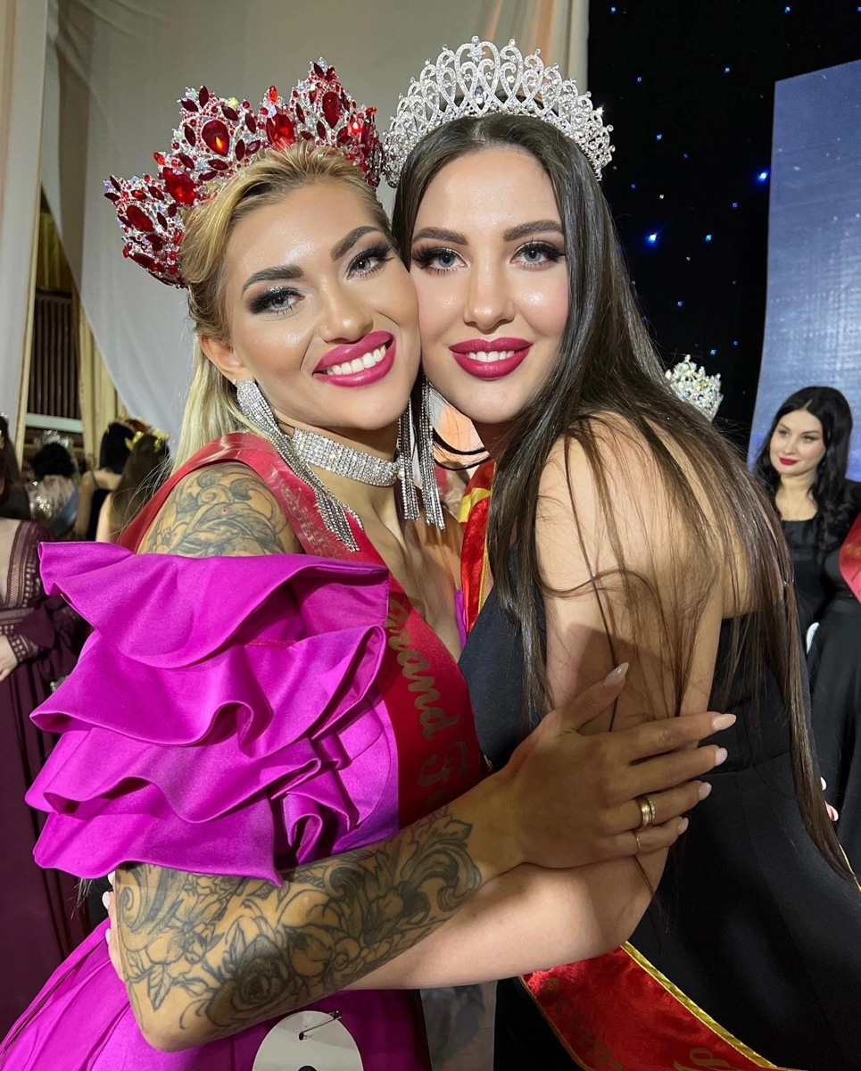 Яна Бирюкова стала обладательницей звучного титула «Миссис Grand fashion queen — 2023» на всероссийском конкурсе в Сочи, путевку на который девушка получила после победы в областном конкурсе «Владимирская земля». Как это было — читайте в нашей статье!