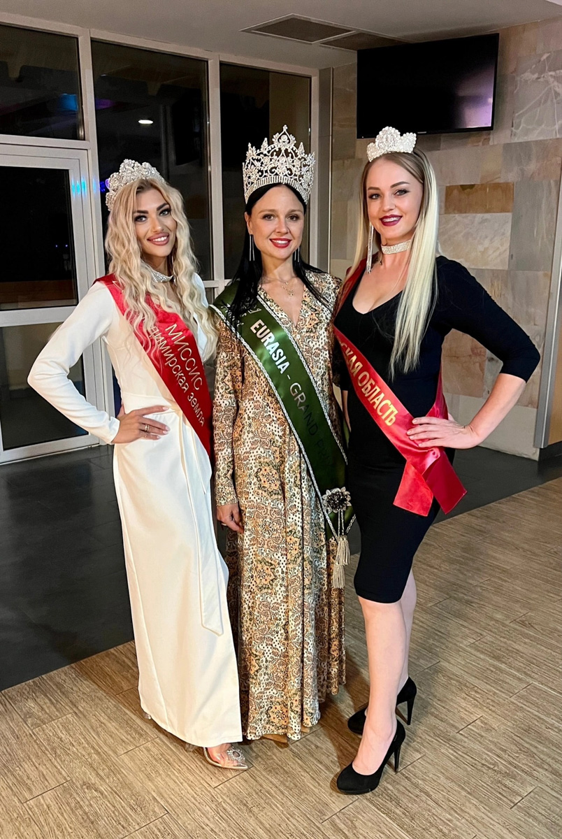 Яна Бирюкова стала обладательницей звучного титула «Миссис Grand fashion queen — 2023» на всероссийском конкурсе в Сочи, путевку на который девушка получила после победы в областном конкурсе «Владимирская земля». Как это было — читайте в нашей статье!