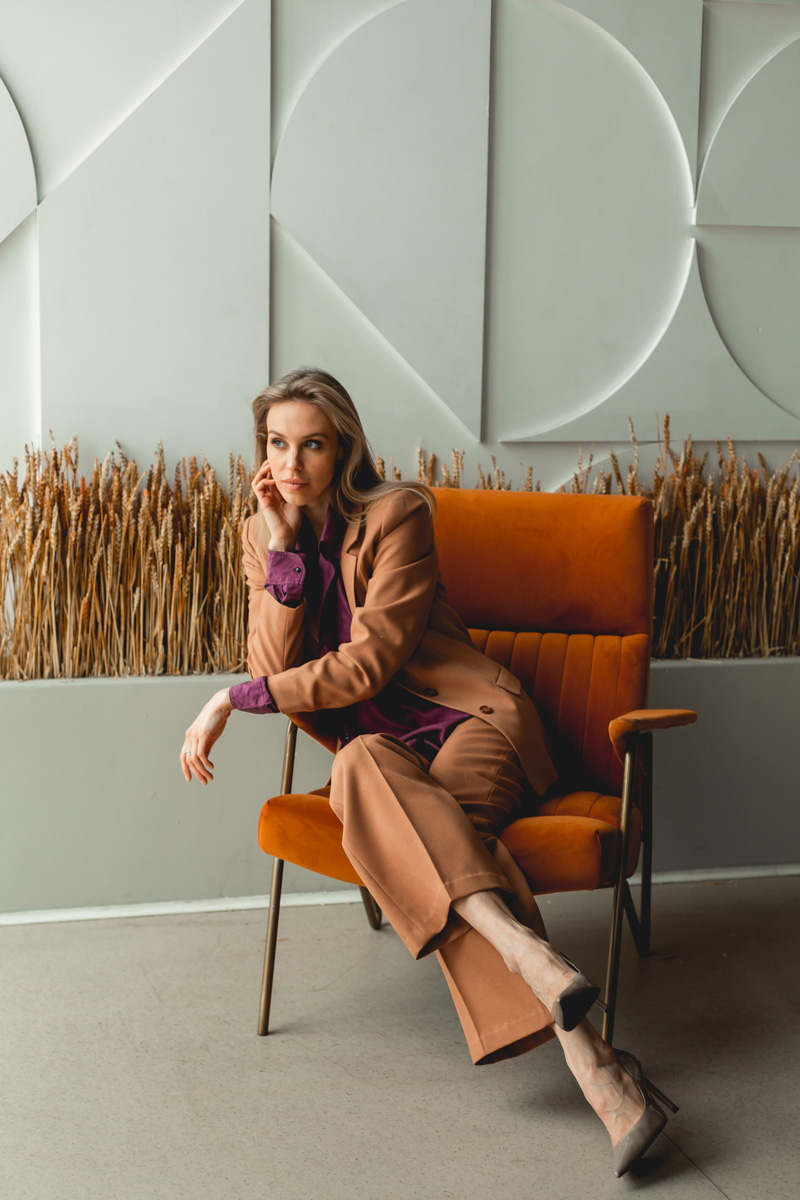 На телеканале ТНТ выходит новый, восьмой сезон известного многим сериала «СашаТаня», в котором приняла участие и актриса из нашего города, известная под псевдонимом АннаНебо. Как проходили съемки, какую роль она сыграла и с кем из звезд ей удалось подружиться, «Ключ-Медиа» узнал из первых уст.