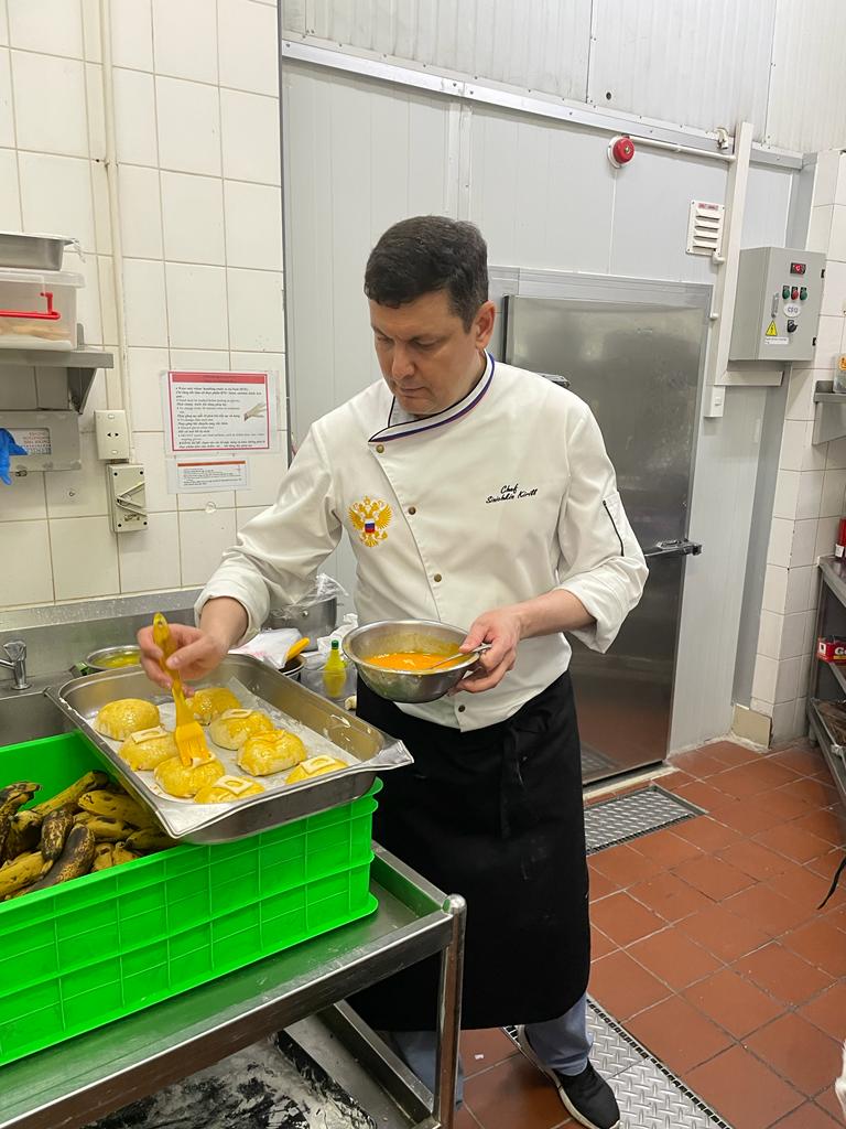 Владимирские повара приготовили ужин для большой делегации из Вьетнама. В меню были только традиционные русские блюда. Чем удивляли иностранцев, шефы рассказали и показали «Ключ-Медиа».