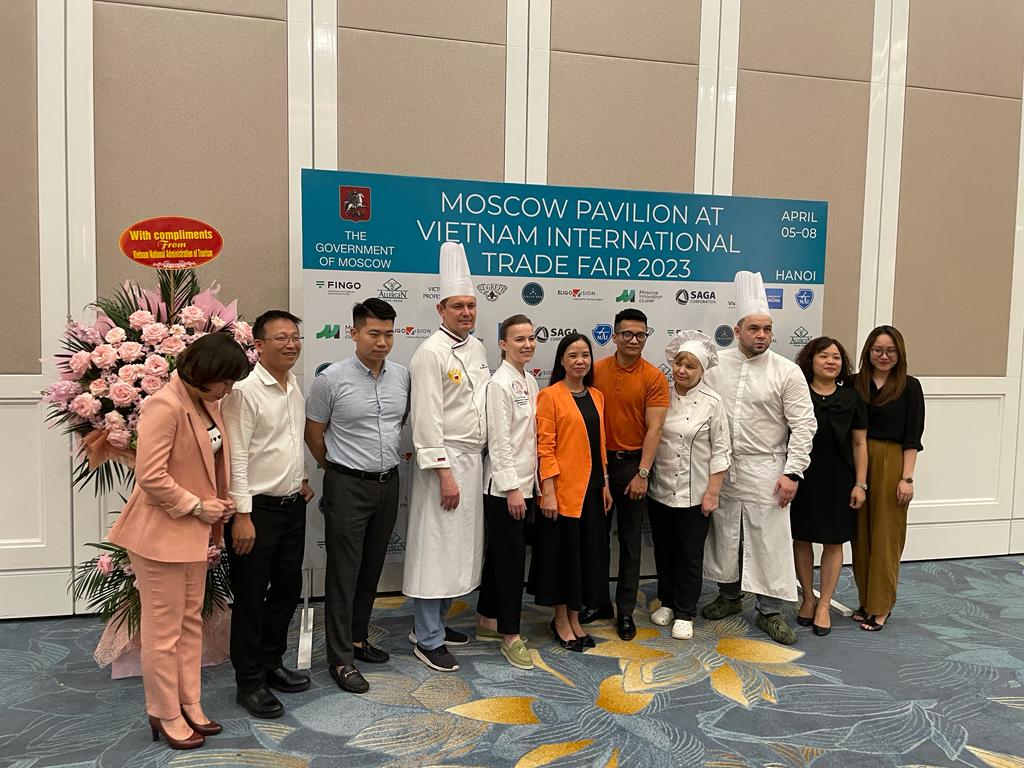 Владимирские повара приготовили ужин для большой делегации из Вьетнама. В меню были только традиционные русские блюда. Чем удивляли иностранцев, шефы рассказали и показали «Ключ-Медиа».