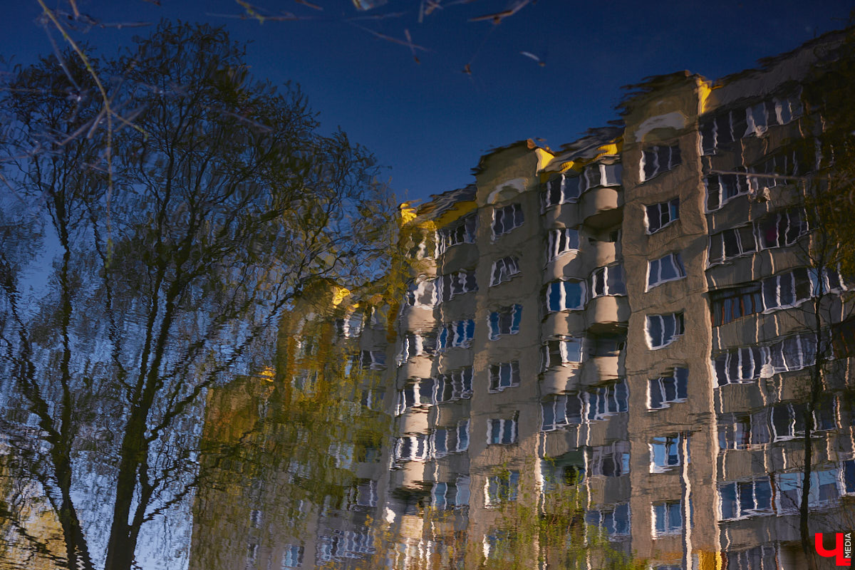 Только по официальным данным во Владимире больше сотни прудов, при этом благоустроены всего несколько из них. На остальных в лучшем случае не очень грязно. «Ключ-Медиа» проинспектировал самые популярные водоемы областного центра и спросил у местных жителей и экспертов, чего им не хватает, чтобы стать новой визитной карточкой города.