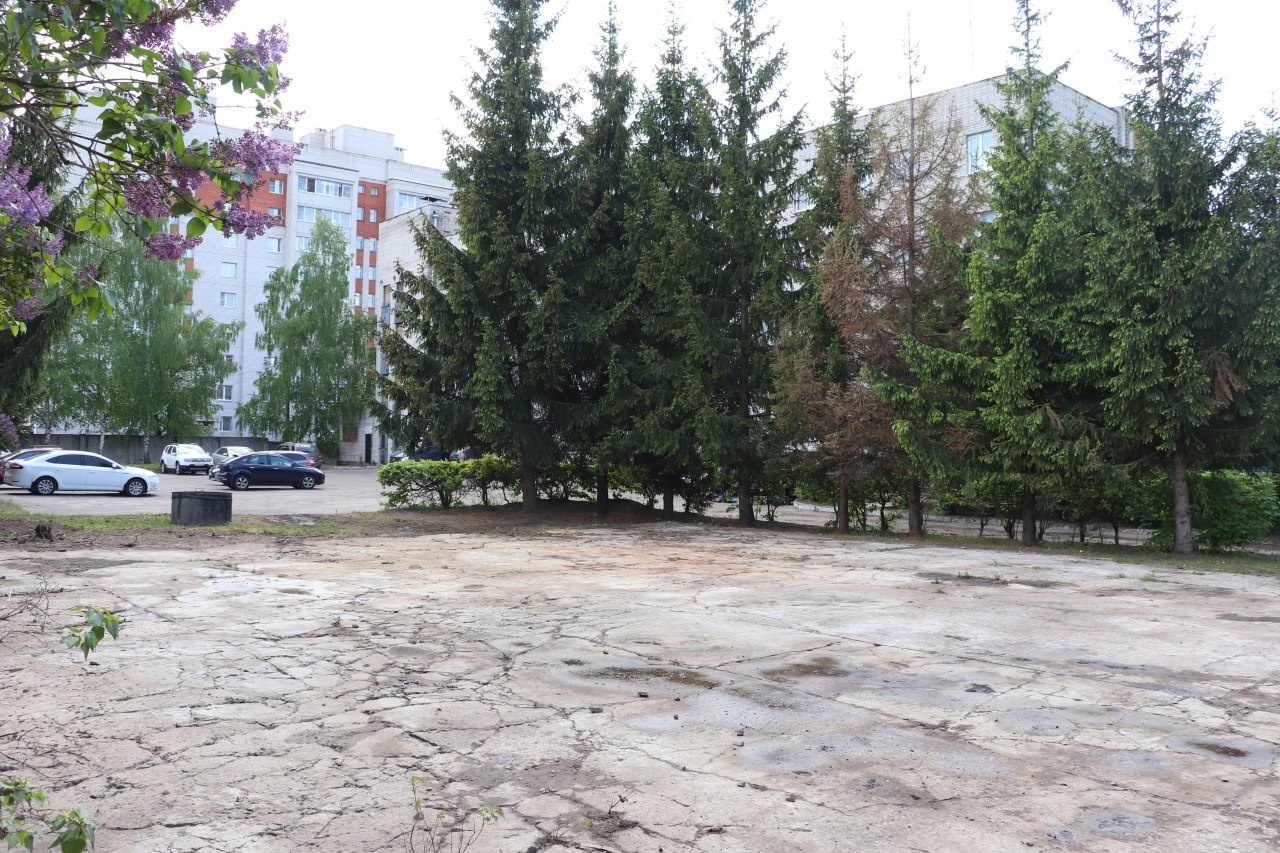 Кадры заброшенной пожарной техники вызвали противоречивые эмоции у подписчиков владимирских «Подслушек». Неужели в областной столице действительно есть целое кладбище никому не нужных автомобилей? И где же оно тогда находится? «Ключ-Медиа» нашел ответы на эти вопросы.