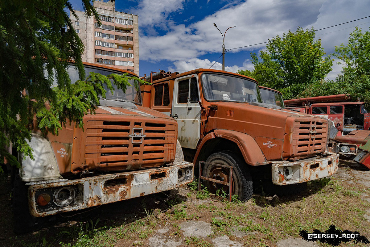Кадры заброшенной пожарной техники вызвали противоречивые эмоции у подписчиков владимирских «Подслушек». Неужели в областной столице действительно есть целое кладбище никому не нужных автомобилей? И где же оно тогда находится? «Ключ-Медиа» нашел ответы на эти вопросы.