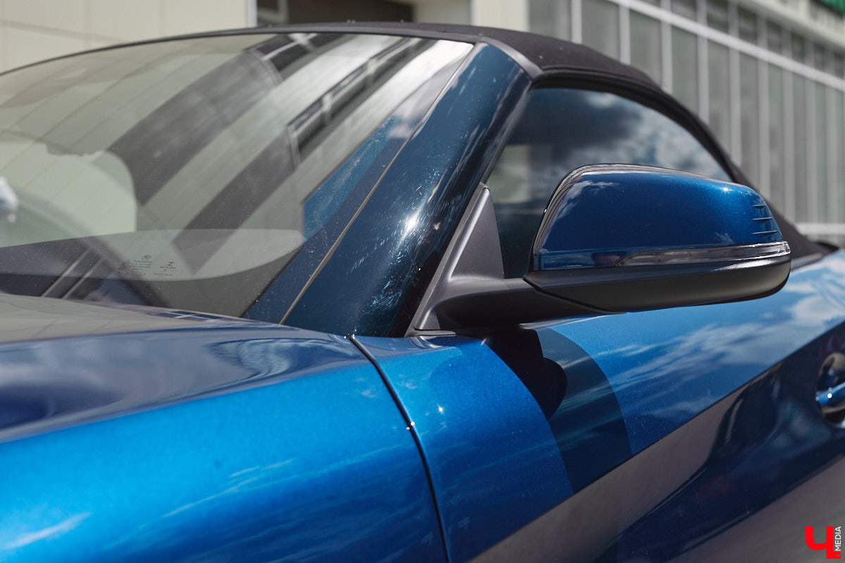 Житель Владимира приобрел двухместный кабриолет марки BMW, причем по параллельному импорту и за немалые деньги. Презентовать спорткар молодой человек решил именно «Ключ-Медиа» прямо в автосервисе. Там же модель с откидной крышей и протестировали. Предлагаем оценить последнюю версию родстера в нашем фоторепортаже!