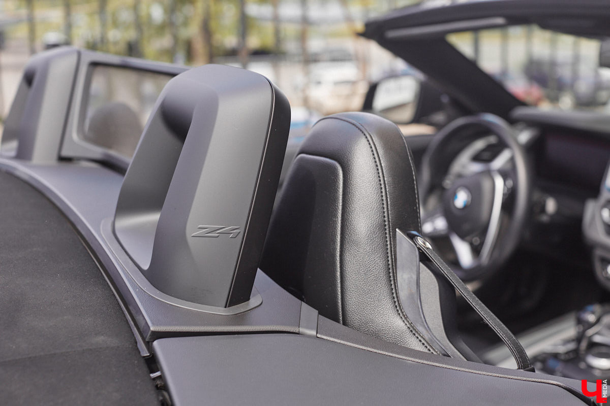 Житель Владимира приобрел двухместный кабриолет марки BMW, причем по параллельному импорту и за немалые деньги. Презентовать спорткар молодой человек решил именно «Ключ-Медиа» прямо в автосервисе. Там же модель с откидной крышей и протестировали. Предлагаем оценить последнюю версию родстера в нашем фоторепортаже!