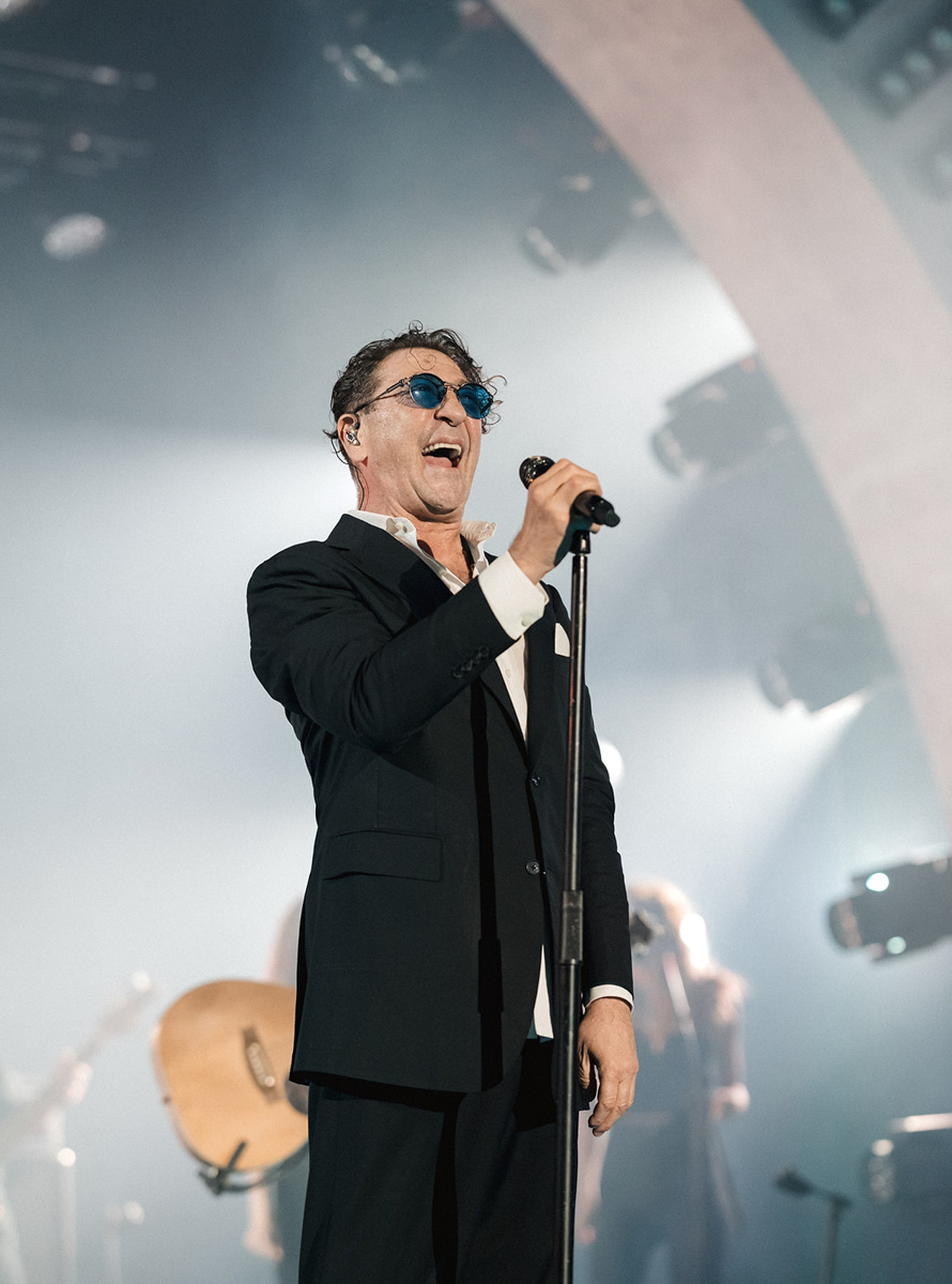 На счету Даши Мартин из Коврова уже не один разработанный концепт и режиссура самых масштабных торжеств, в том числе и среди медийных персон. Из последнего — создание сценария дня рождения популярного блогера. Зачем понадобилось превращать ресторан в джунгли, как Баскова и Харламова едва не бросили в жерло вулкана и какие еще звезды зажигали на празднике — читайте в эксклюзивном интервью на «Ключ-Медиа».