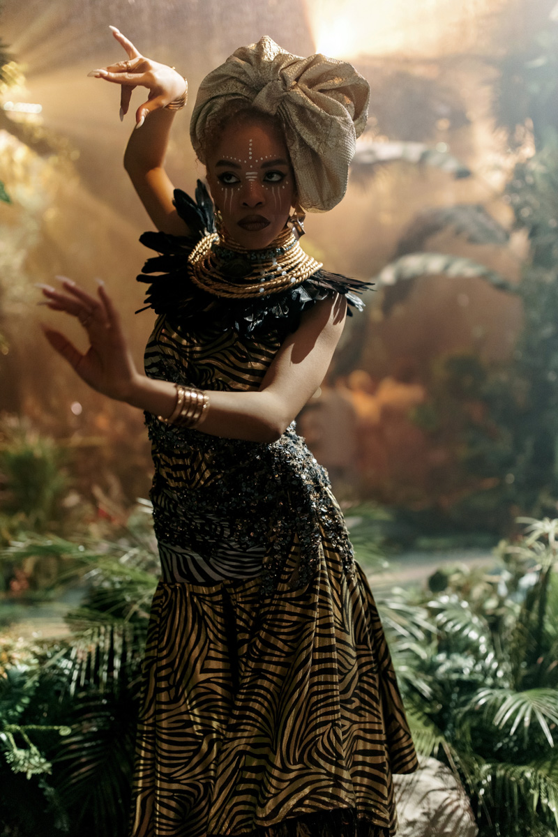 На счету Даши Мартин из Коврова уже не один разработанный концепт и режиссура самых масштабных торжеств, в том числе и среди медийных персон. Из последнего — создание сценария дня рождения популярного блогера. Зачем понадобилось превращать ресторан в джунгли, как Баскова и Харламова едва не бросили в жерло вулкана и какие еще звезды зажигали на празднике — читайте в эксклюзивном интервью на «Ключ-Медиа».