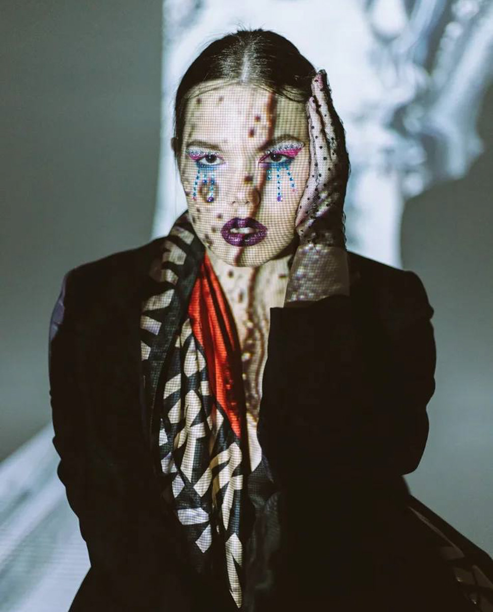 Юлия Галкина из Владимира продолжает покорять столицу. После своего дуэта с Мией Бойка она приняла участие в двух крупных федеральных проектах, где представила 33-й регион. О главном стрессе на шоу «Звезда» и неожиданном результате на «Муз Заводе» исполнительница рассказала нашему изданию.