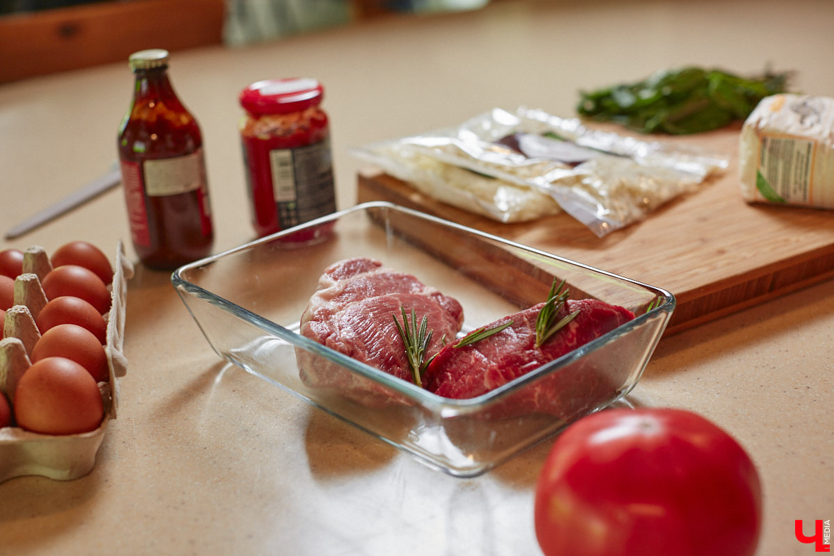 Владимирская бизнес-леди Мария Киселева, автор уникального подкаста «Бюстгальтер, милый мой бюстгальтер» и резидент Ассоциации брафиттеров, устроила «Танго» на кухне!