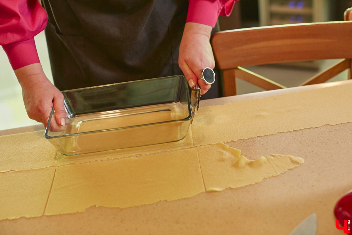 Владимирская бизнес-леди Мария Киселева, автор уникального подкаста «Бюстгальтер, милый мой бюстгальтер» и резидент Ассоциации брафиттеров, устроила «Танго» на кухне!