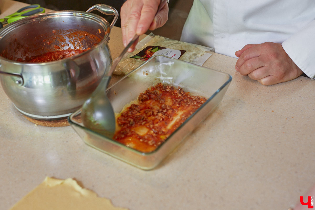 Владимирская бизнес-леди Мария Киселева, автор уникального подкаста «Бюстгальтер, милый мой бюстгальтер» и резидент Ассоциации брафиттеров, устроила «Танго» на кухне!