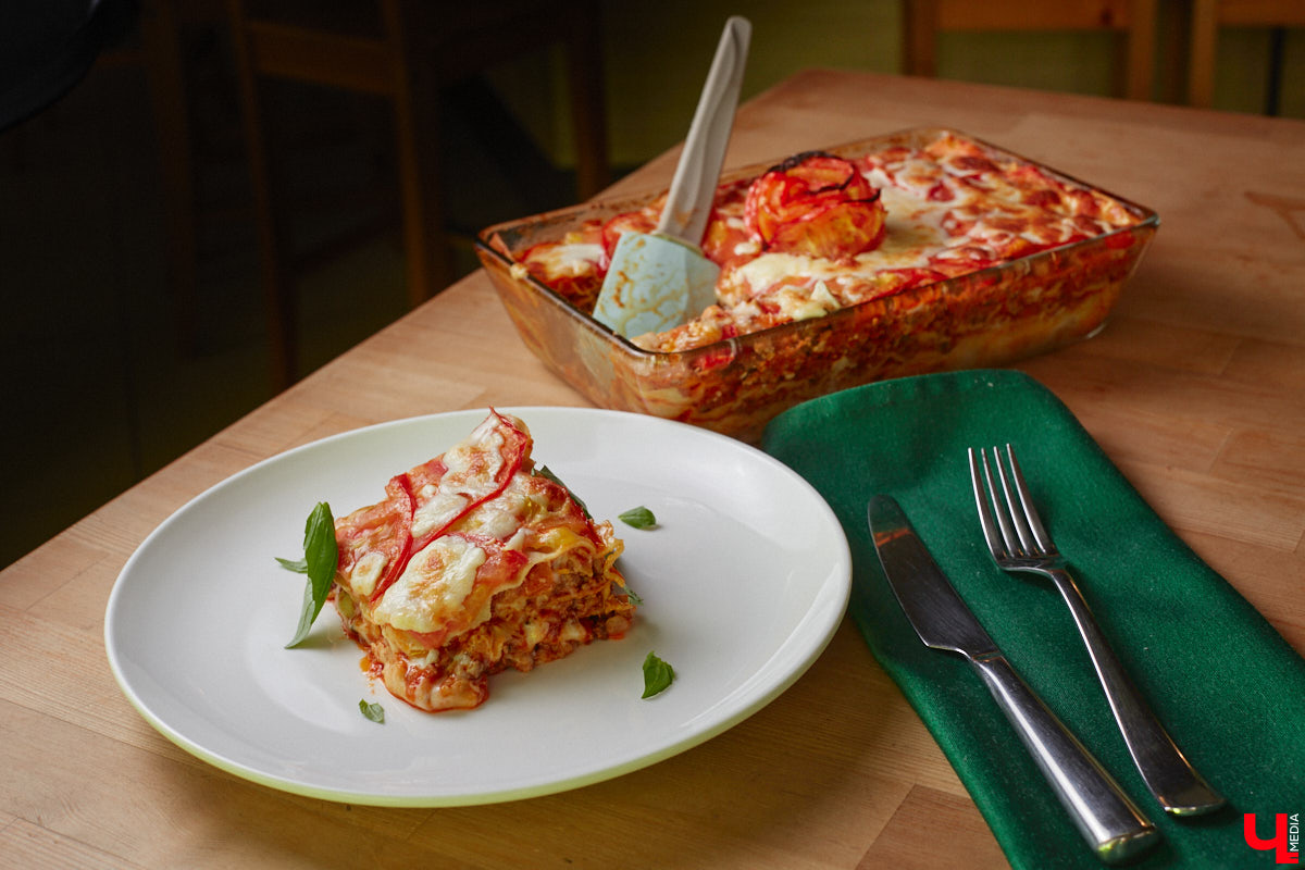 Владимирская бизнес-леди Мария Киселева, автор уникального подкаста «Бюстгальтер, милый мой бюстгальтер» и резидент Ассоциации брафиттеров, устроила «Танго» на кухне!