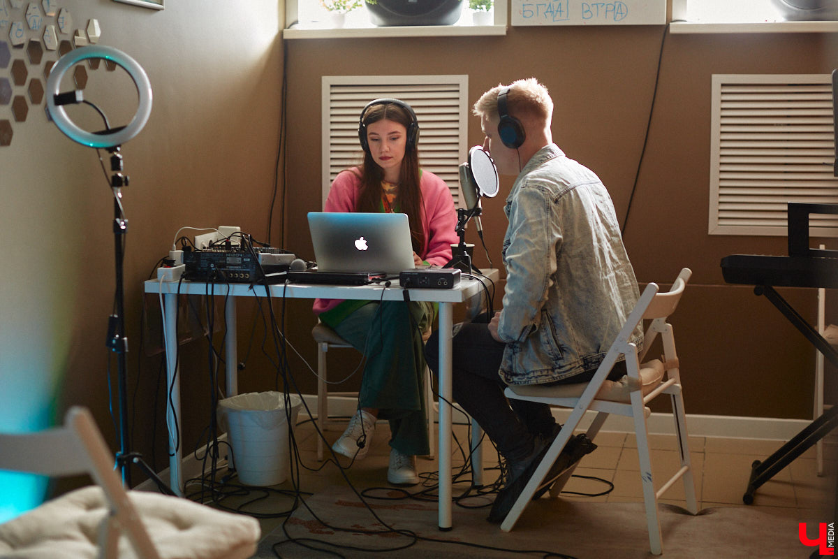 Не знаете, как провести вечер пятницы? Тогда посетите отчетный концерт двух творческих пространств Владимира. На сцену выйдут ученики и преподаватели танцевальной академии LaViDanza и лаборатории музыки Muzlab.PRО. Это стоит увидеть!