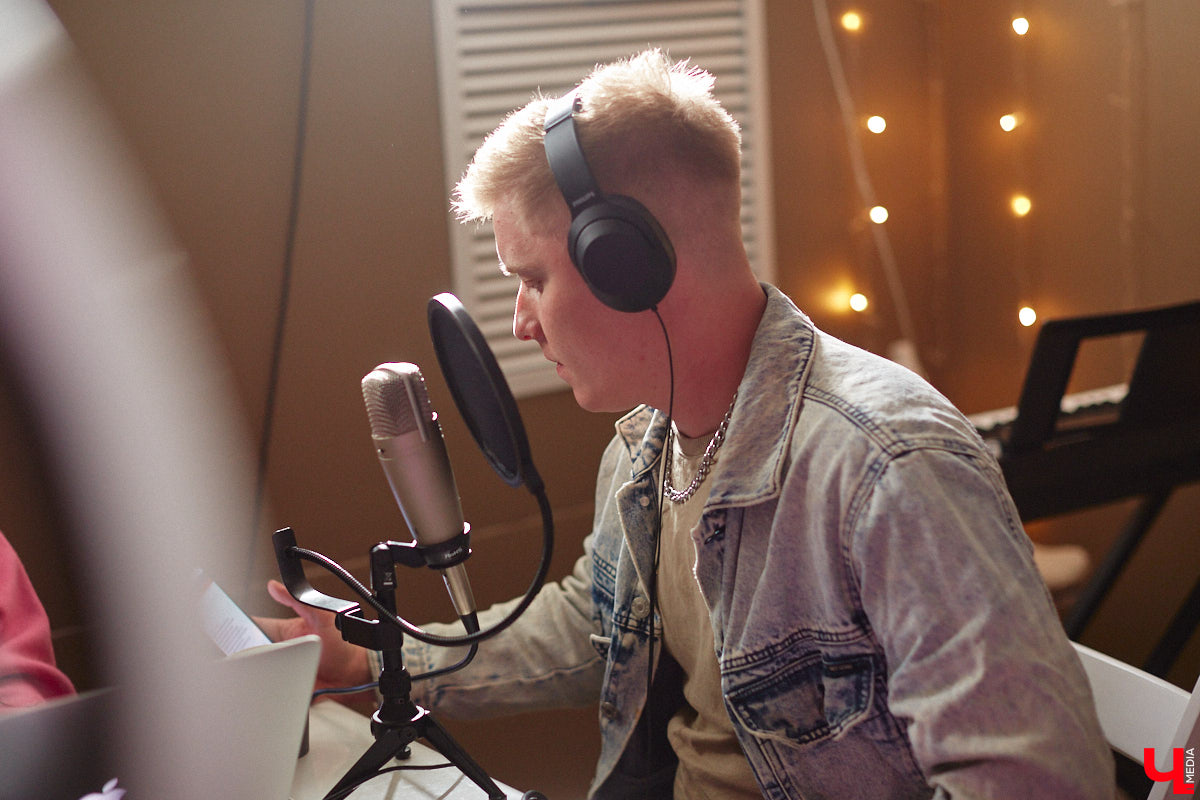 Не знаете, как провести вечер пятницы? Тогда посетите отчетный концерт двух творческих пространств Владимира. На сцену выйдут ученики и преподаватели танцевальной академии LaViDanza и лаборатории музыки Muzlab.PRО. Это стоит увидеть!