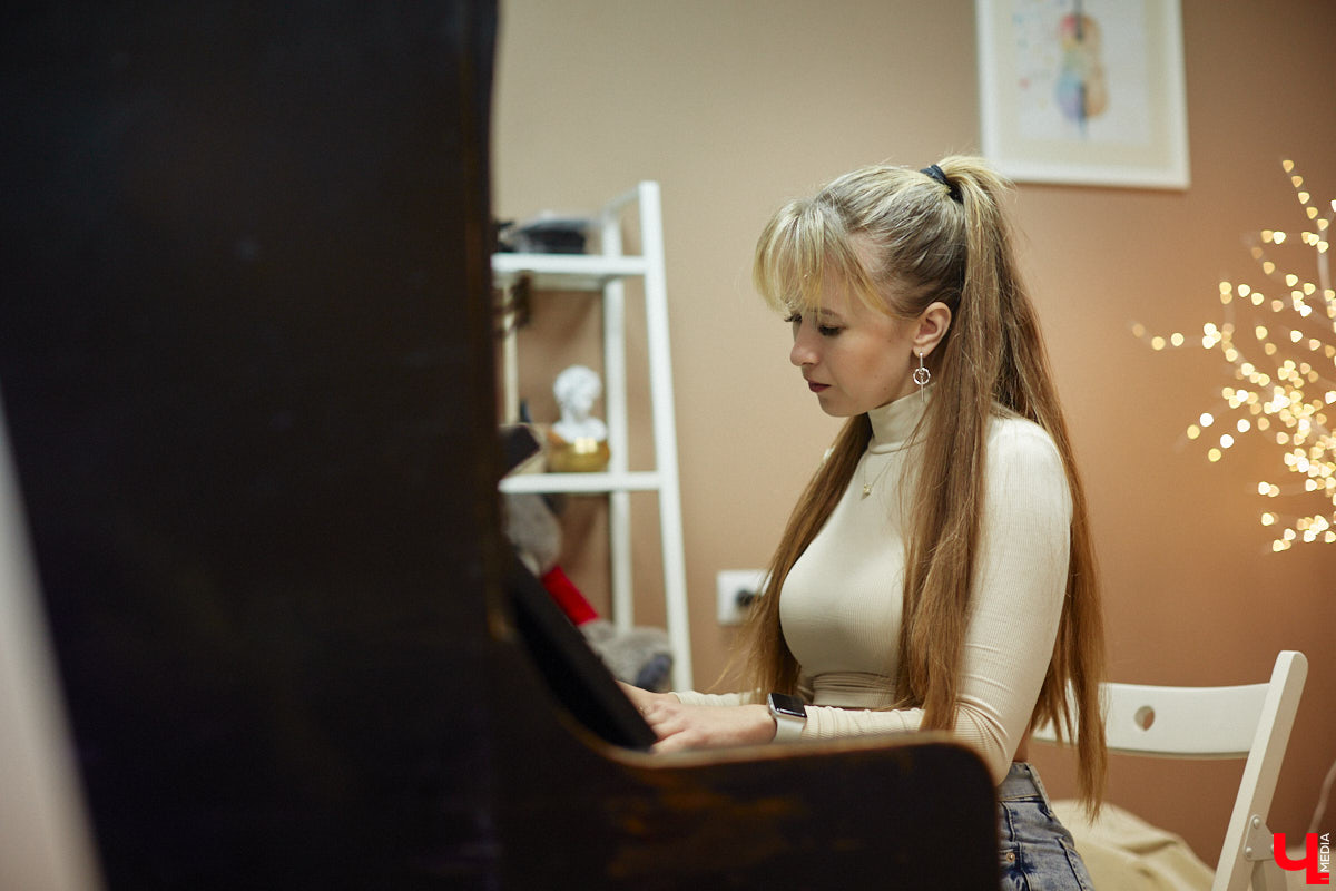 Не знаете, как провести вечер пятницы? Тогда посетите отчетный концерт двух творческих пространств Владимира. На сцену выйдут ученики и преподаватели танцевальной академии LaViDanza и лаборатории музыки Muzlab.PRО. Это стоит увидеть!