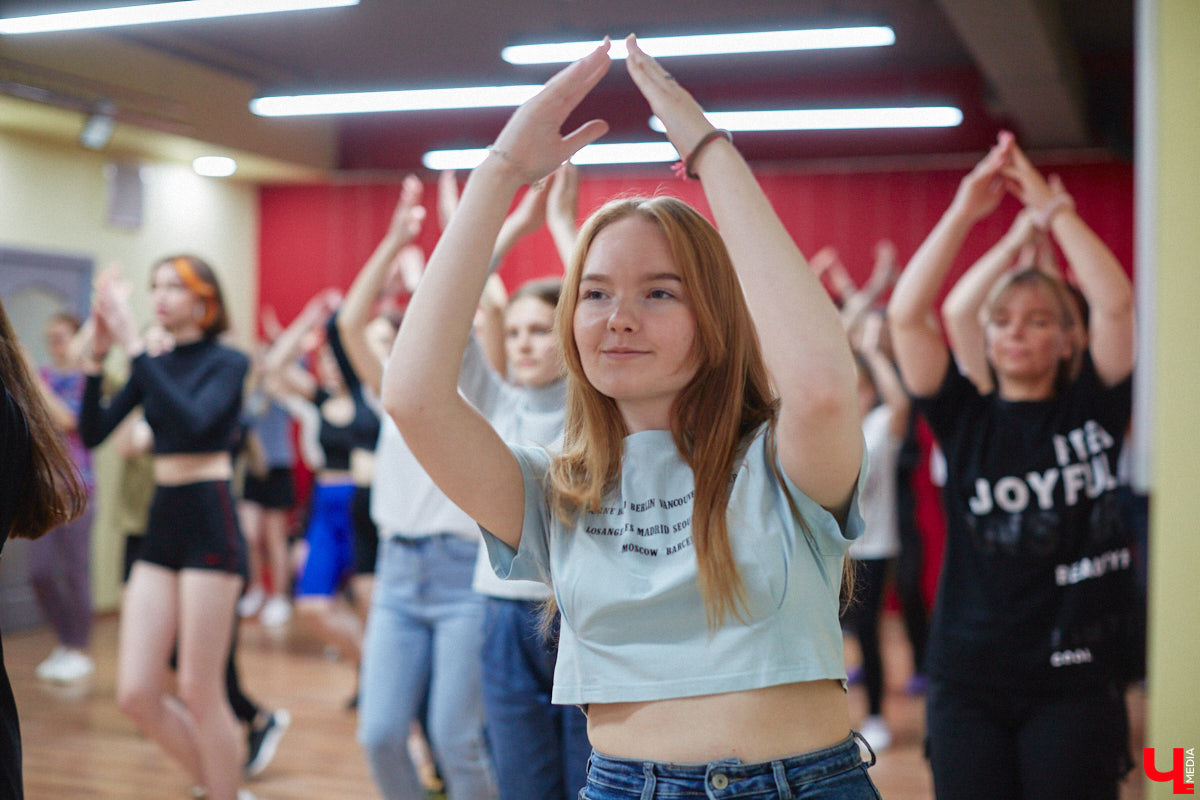 Не знаете, как провести вечер пятницы? Тогда посетите отчетный концерт двух творческих пространств Владимира. На сцену выйдут ученики и преподаватели танцевальной академии LaViDanza и лаборатории музыки Muzlab.PRО. Это стоит увидеть!