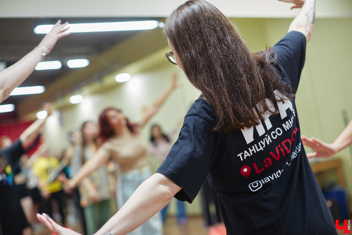 Не знаете, как провести вечер пятницы? Тогда посетите отчетный концерт двух творческих пространств Владимира. На сцену выйдут ученики и преподаватели танцевальной академии LaViDanza и лаборатории музыки Muzlab.PRО. Это стоит увидеть!