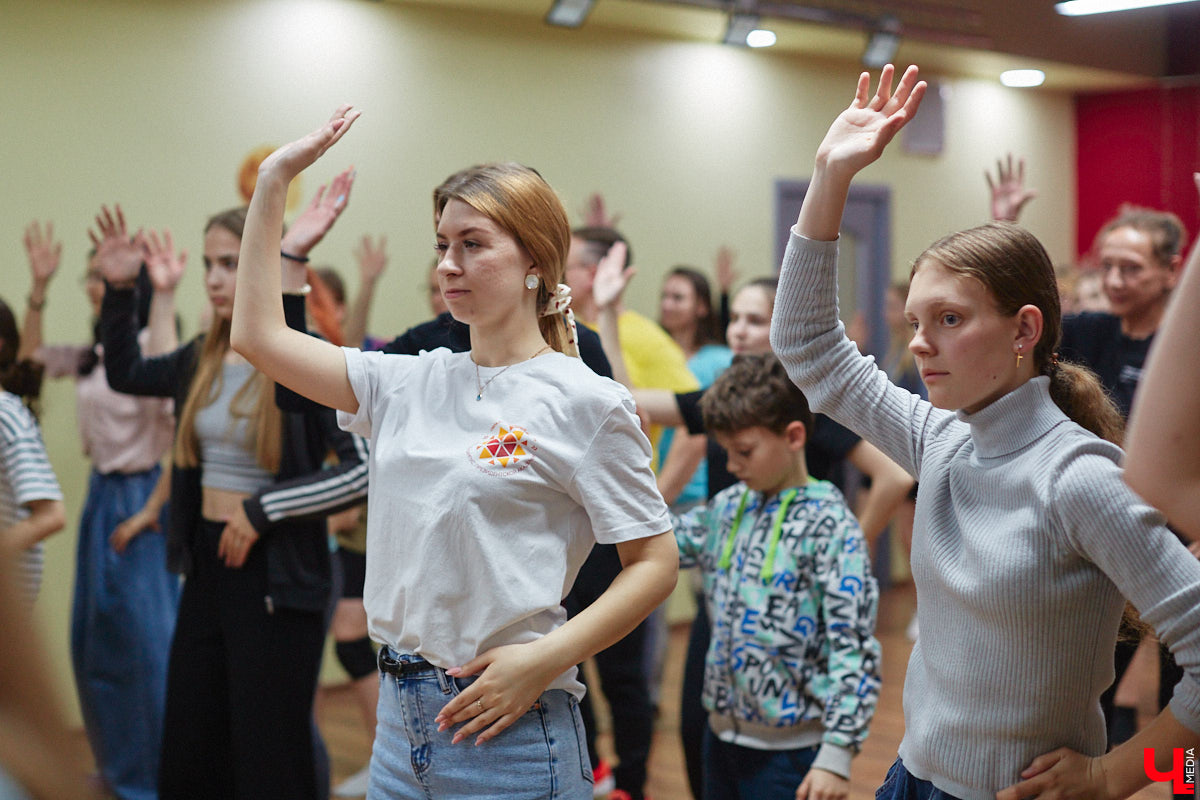 Не знаете, как провести вечер пятницы? Тогда посетите отчетный концерт двух творческих пространств Владимира. На сцену выйдут ученики и преподаватели танцевальной академии LaViDanza и лаборатории музыки Muzlab.PRО. Это стоит увидеть!