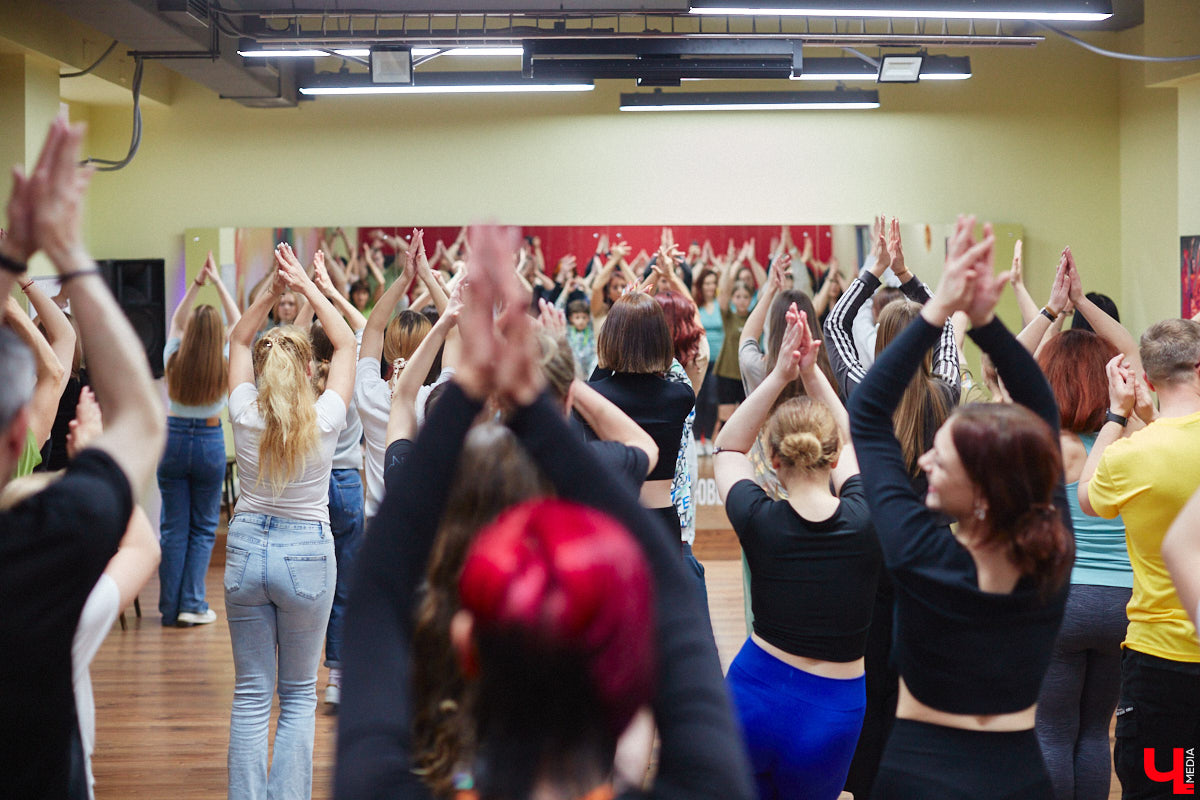 Не знаете, как провести вечер пятницы? Тогда посетите отчетный концерт двух творческих пространств Владимира. На сцену выйдут ученики и преподаватели танцевальной академии LaViDanza и лаборатории музыки Muzlab.PRО. Это стоит увидеть!