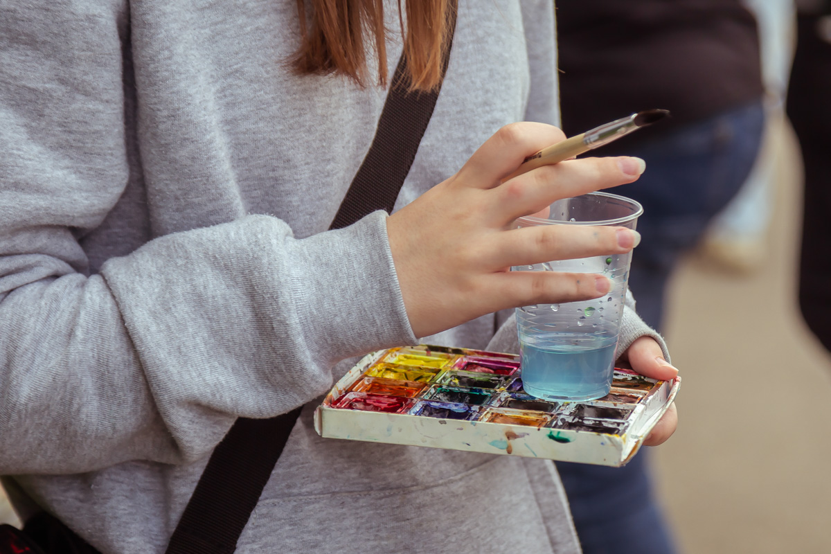 В минувшее воскресенье в центре Владимира прошел «Ресторанный день», причем в новом формате гастроарта. Еда как искусство и съедобные арт-объекты – результат коллаборации художников и кулинаров. Рассказываем, чем на этот раз горожан удивляло ставшее уже традиционным мероприятие.