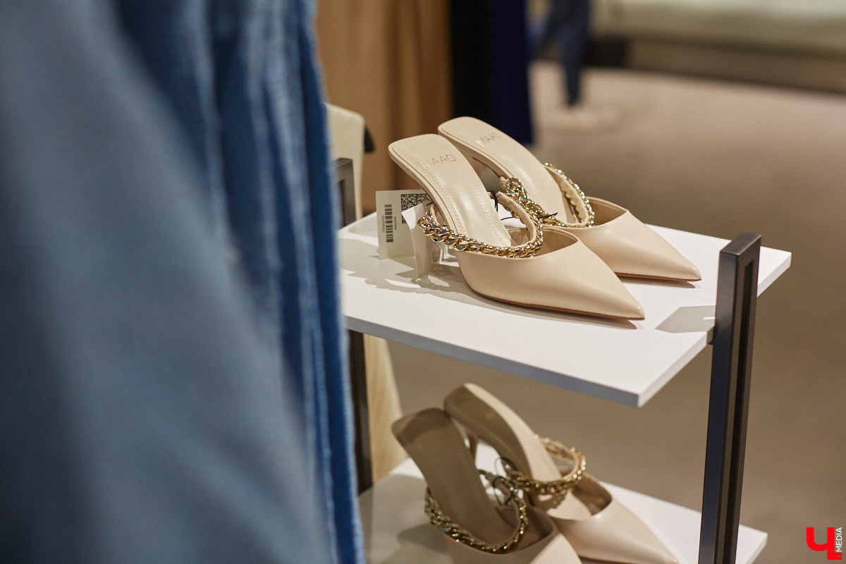 Во Владимире под названием Maag открылась обожаемая многими любителями шопинга Zara. Ее «собратья» по сети тоже обзавелись другими именами. В компании стилиста Елены Капп «Ключ-Медиа» прогулялся по старым-новым магазинам, чтобы поделиться своим впечатлением от предлагаемого ими ассортимента товаров.