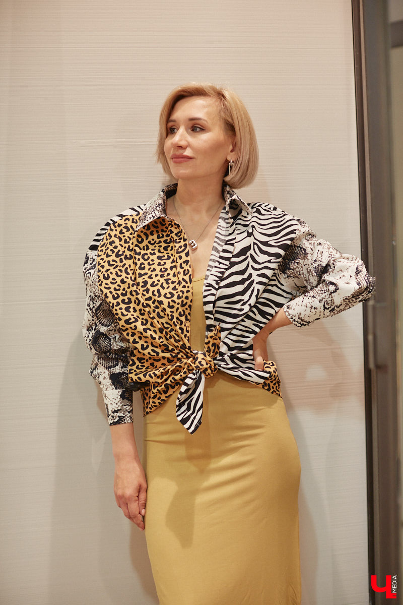 Во Владимире под названием Maag открылась обожаемая многими любителями шопинга Zara. Ее «собратья» по сети тоже обзавелись другими именами. В компании стилиста Елены Капп «Ключ-Медиа» прогулялся по старым-новым магазинам, чтобы поделиться своим впечатлением от предлагаемого ими ассортимента товаров.