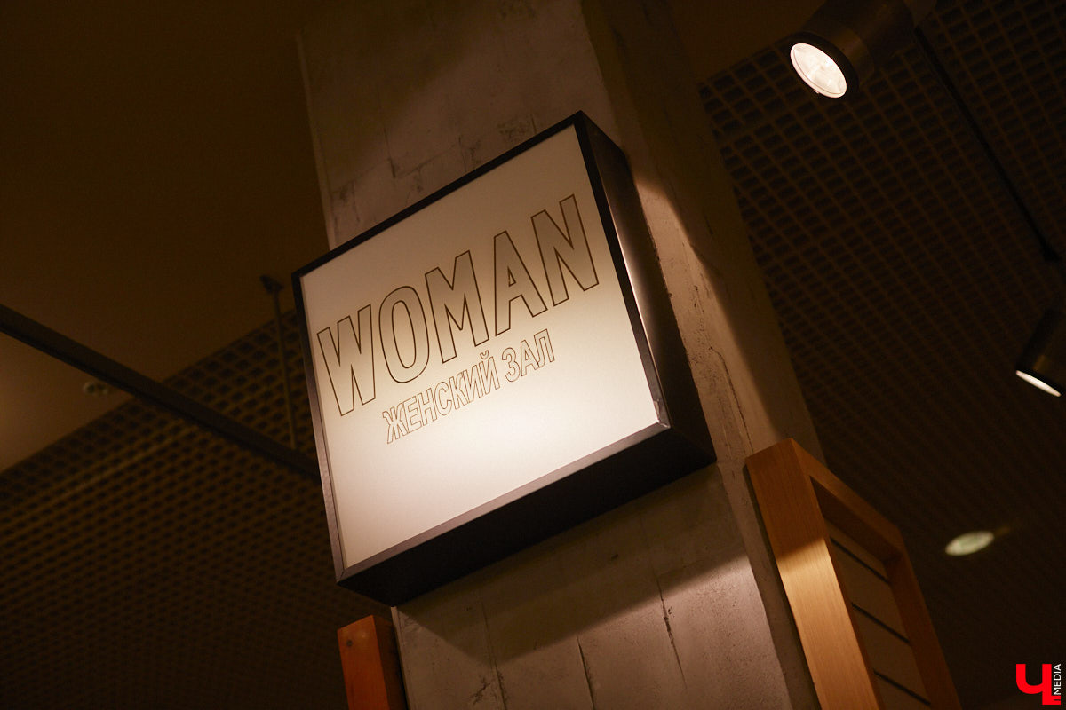 Во Владимире под названием Maag открылась обожаемая многими любителями шопинга Zara. Ее «собратья» по сети тоже обзавелись другими именами. В компании стилиста Елены Капп «Ключ-Медиа» прогулялся по старым-новым магазинам, чтобы поделиться своим впечатлением от предлагаемого ими ассортимента товаров.