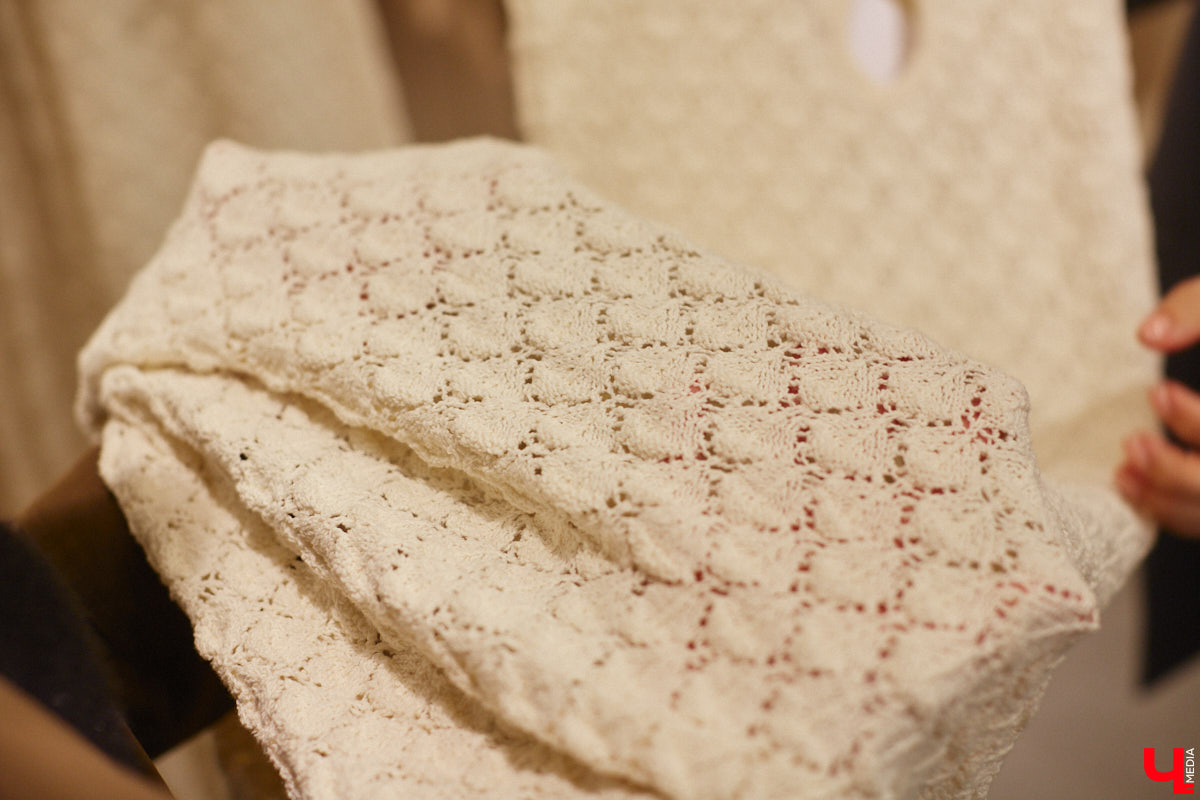 Во Владимире под названием Maag открылась обожаемая многими любителями шопинга Zara. Ее «собратья» по сети тоже обзавелись другими именами. В компании стилиста Елены Капп «Ключ-Медиа» прогулялся по старым-новым магазинам, чтобы поделиться своим впечатлением от предлагаемого ими ассортимента товаров.