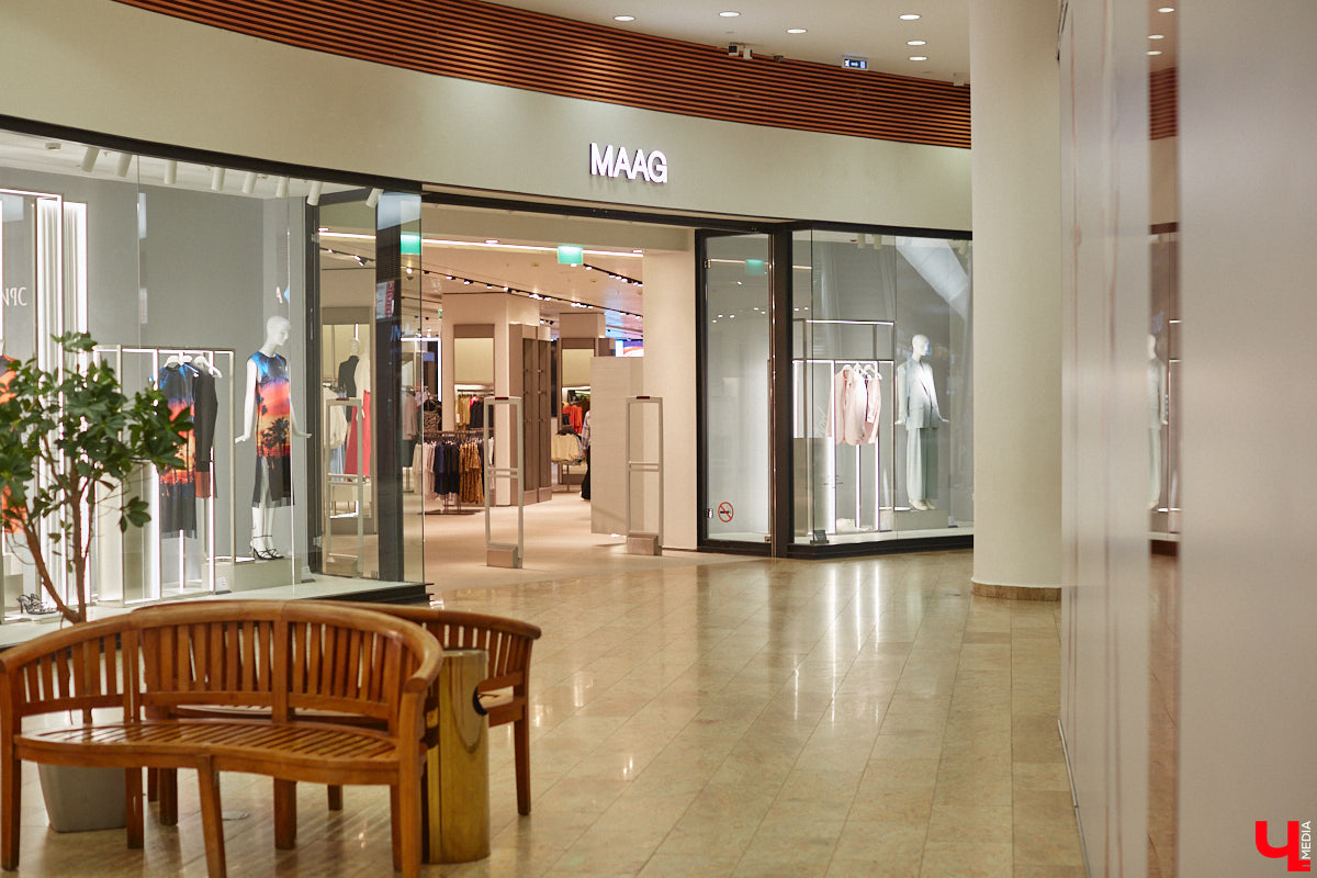 Во Владимире под названием Maag открылась обожаемая многими любителями шопинга Zara. Ее «собратья» по сети тоже обзавелись другими именами. В компании стилиста Елены Капп «Ключ-Медиа» прогулялся по старым-новым магазинам, чтобы поделиться своим впечатлением от предлагаемого ими ассортимента товаров.