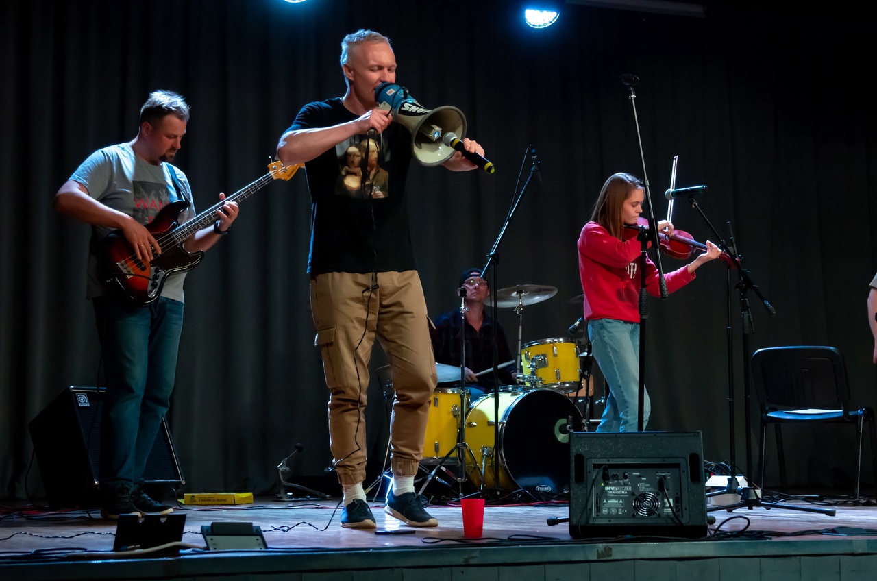 Фантастику любят все: от мала до велика. Но сегодня речь пойдет не про иные миры, а про родной 33-й регион. Именно в нем разыгрались удивительные события, которые отразил в своих работах местный писатель Алексей Михайлов, чья книга в 2021 году была признана лучшей во Владимирской области в номинации «Детская литература».