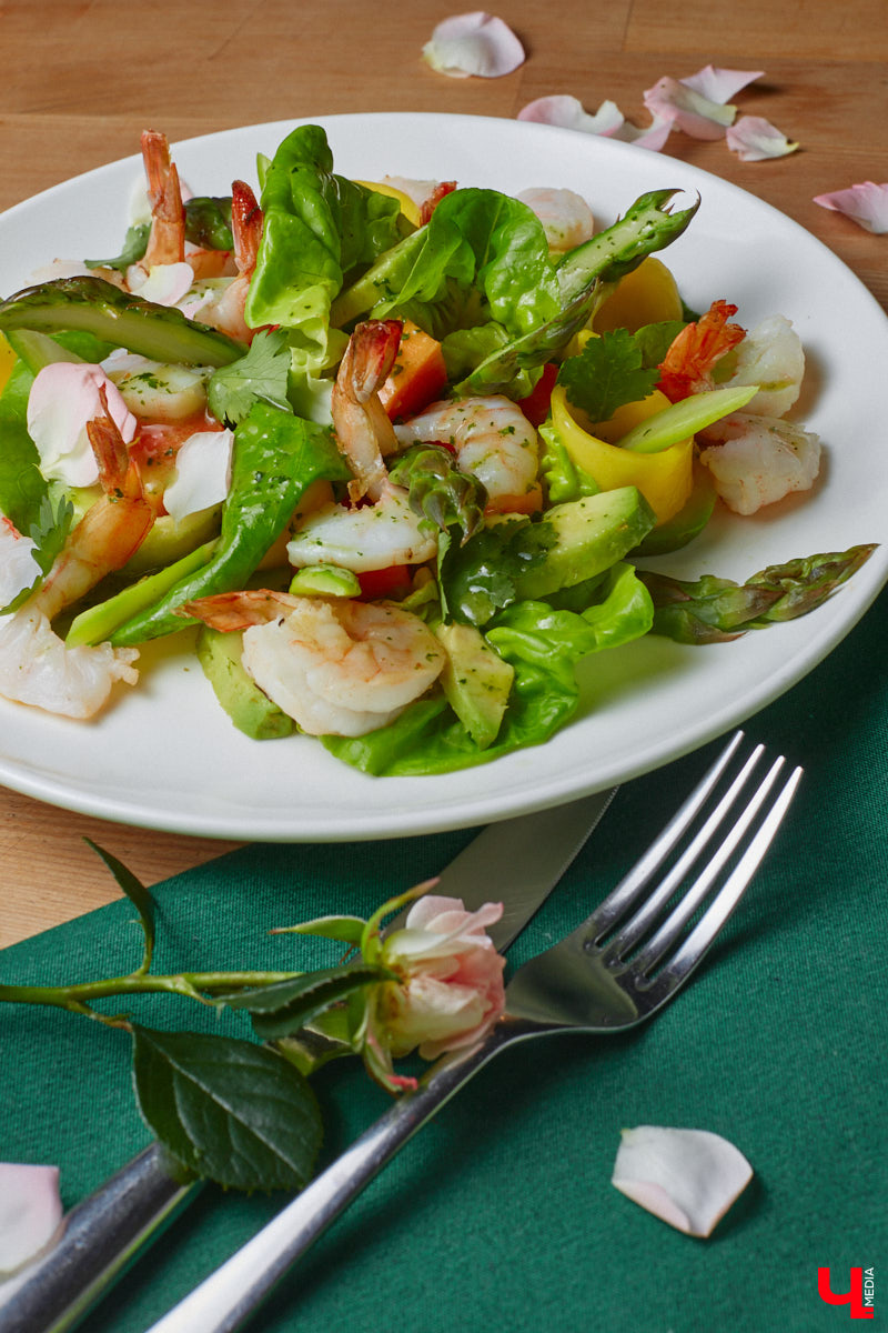 Внезапно! Создатель первого во Владимире цветочного супермаркета раскрыла нашему изданию секрет, какие цветы можно есть без риска для здоровья и какое меню обеспечит бодрость на весь день и при этом поможет сохранить фигуру.